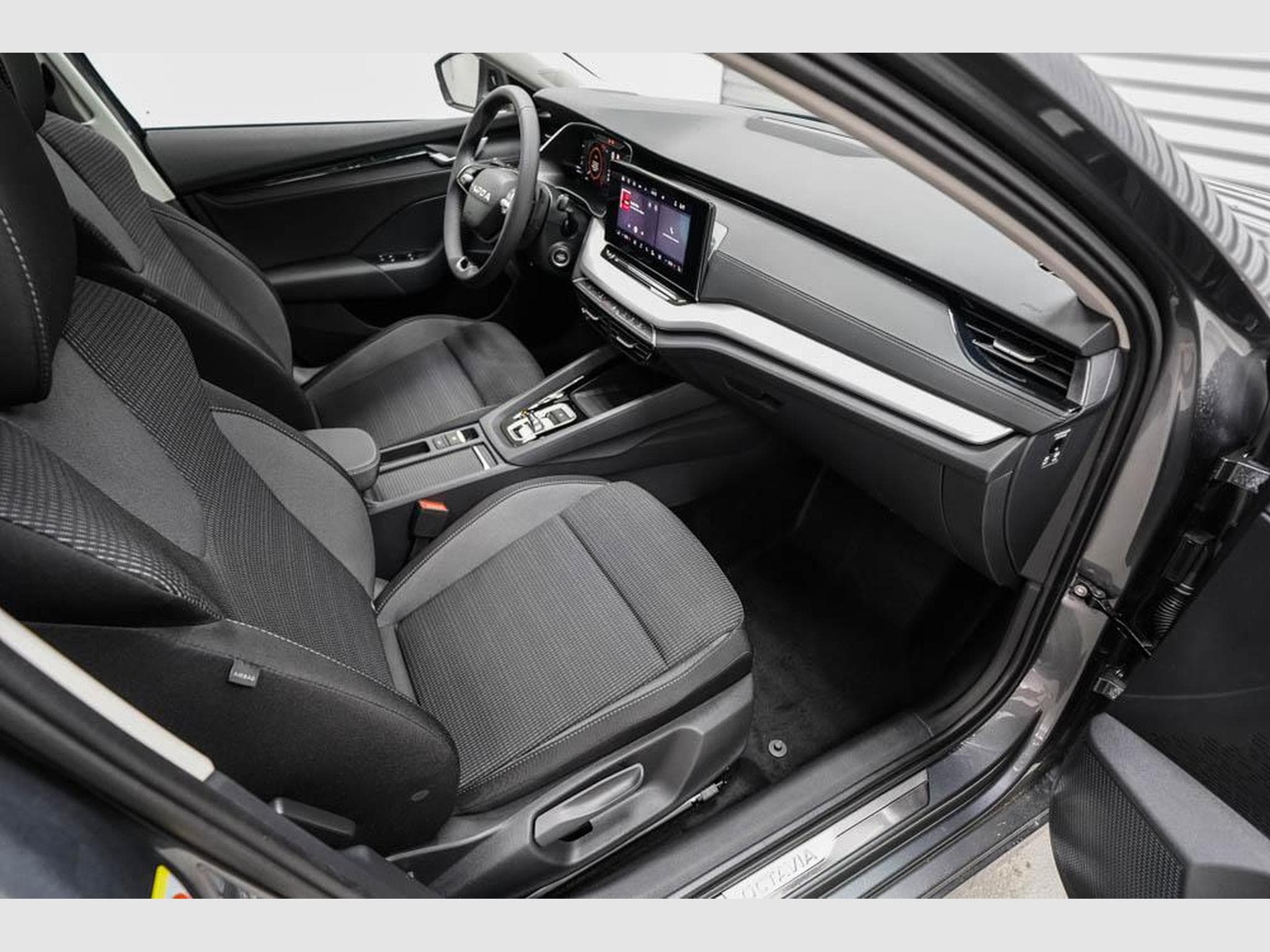 Skoda Octavia Kombi 1,5 TSI (2026) - Foto 21