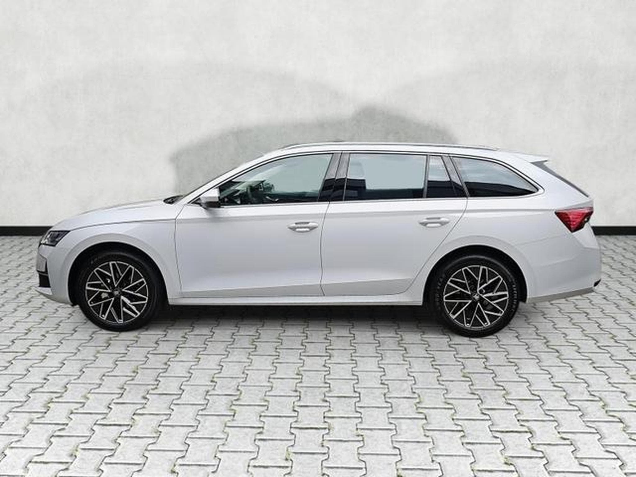 Skoda Octavia 2.0 TDI 110 kW Selection (2026) - Photo 4