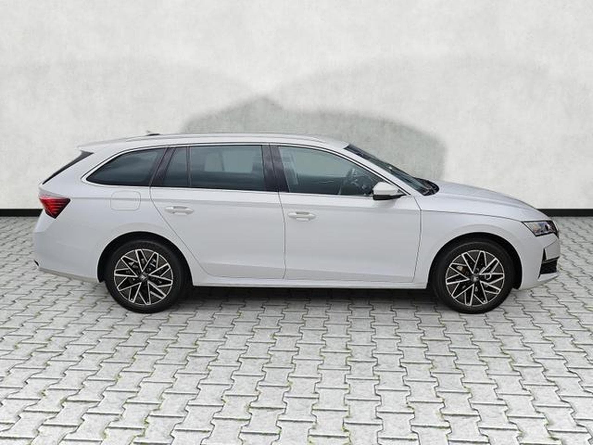 Skoda Octavia 2.0 TDI 110 kW Selection (2026) - Photo 8