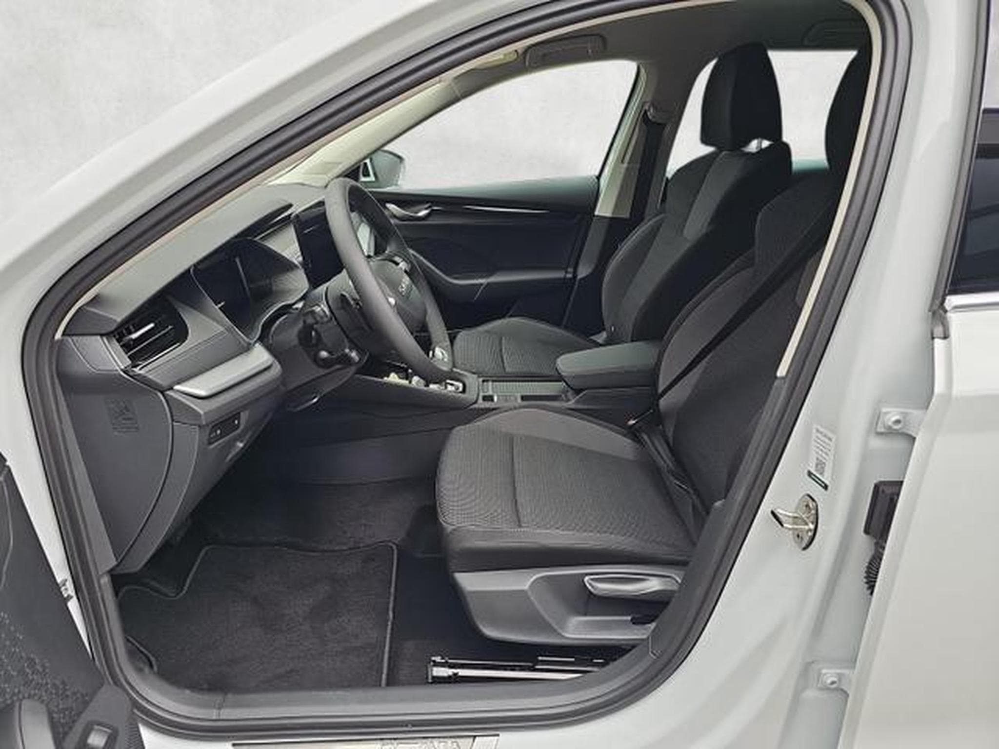 Skoda Octavia 2.0 TDI 110 kW Selection (2026) - Photo 9