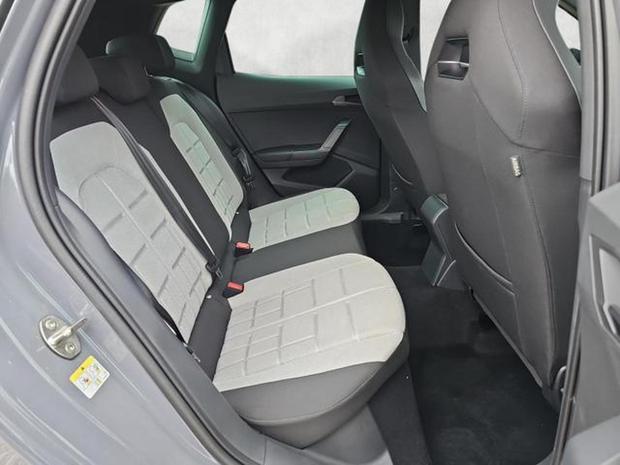 Seat Arona 1.5 TSI 110 kW FR (2026) - Photo 13