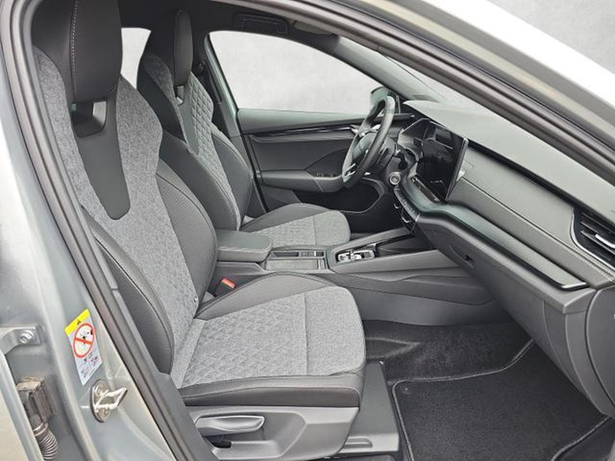 Skoda Octavia 1.5 TSI mHEV 110 kW Sportline (2026) - Photo 10