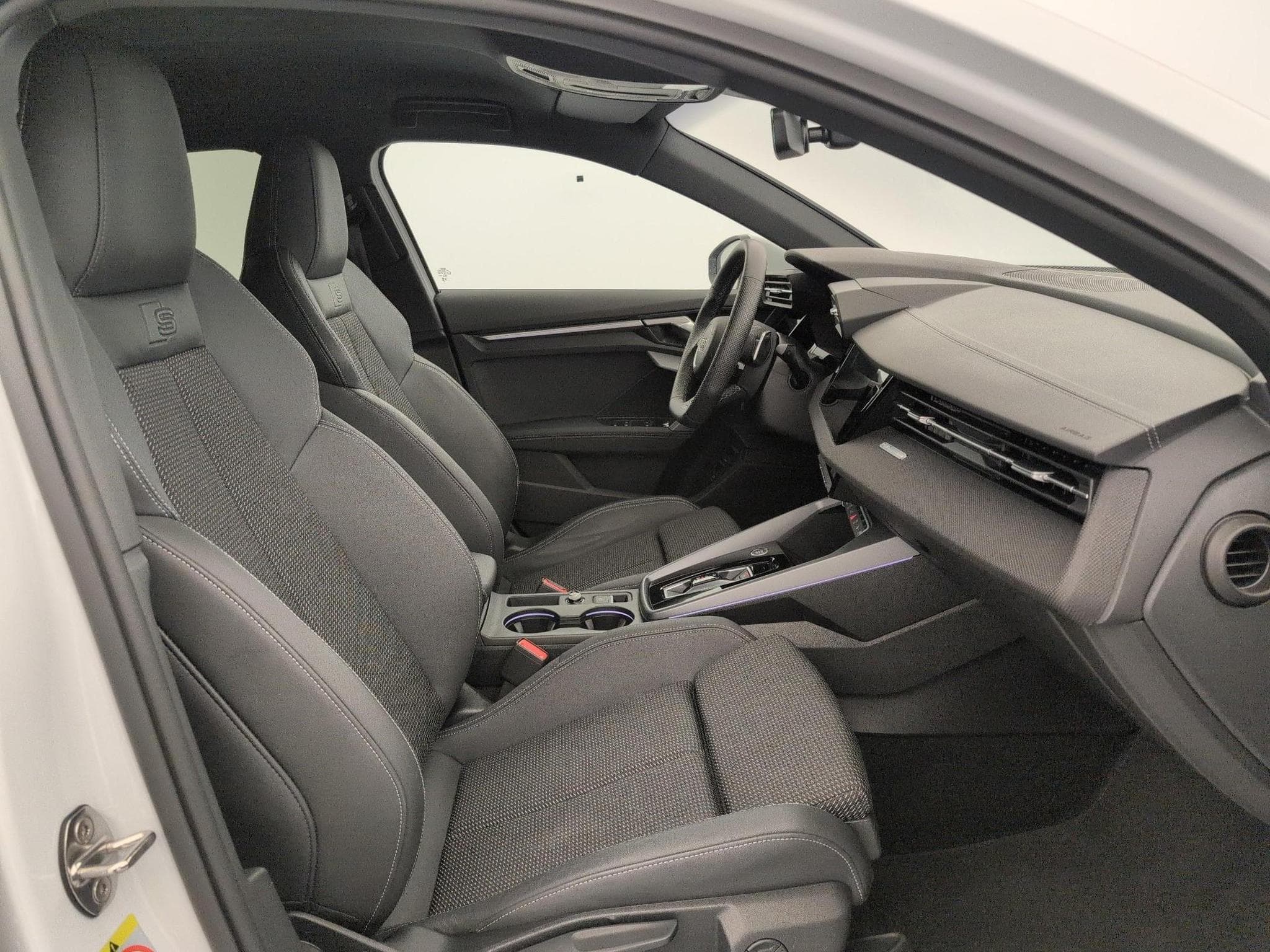 Audi A3 S line (2025) - Photo 9