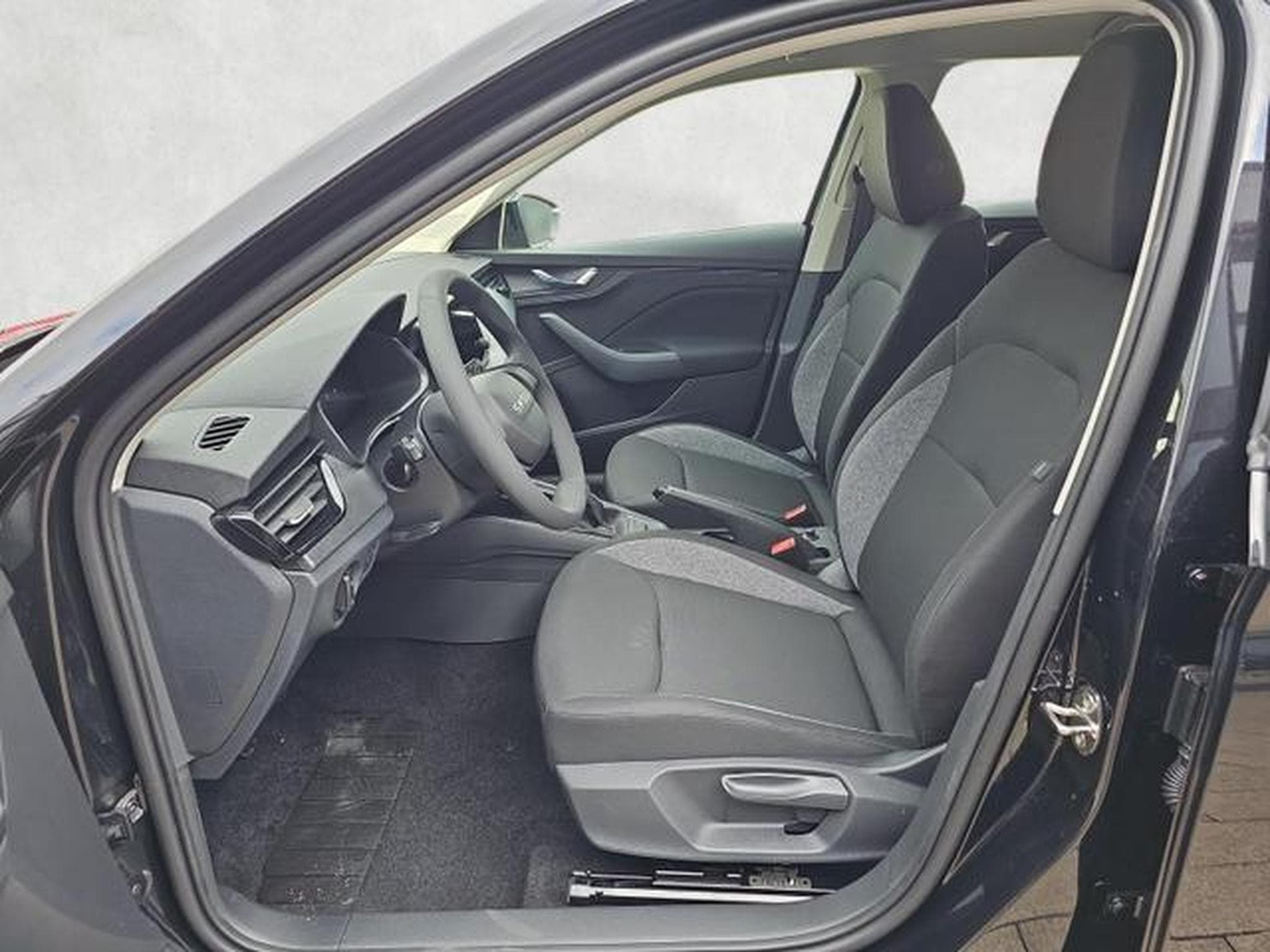 Skoda Scala Essence (2026) - Photo 9