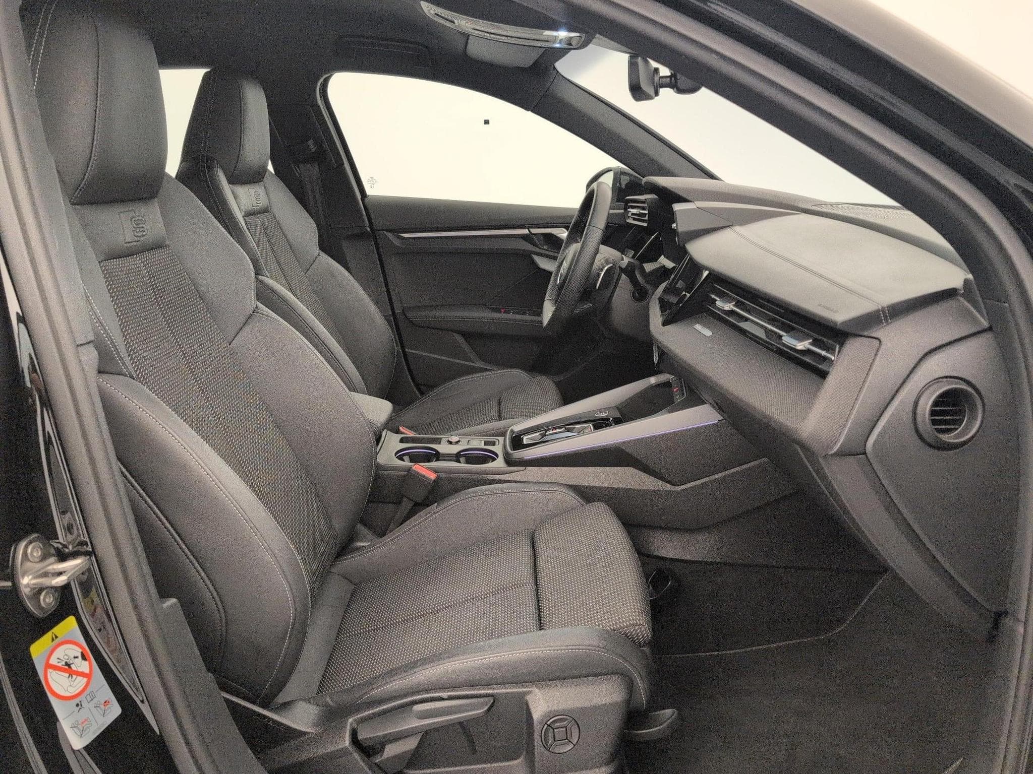 Audi A3 S line (2025) - Photo 9