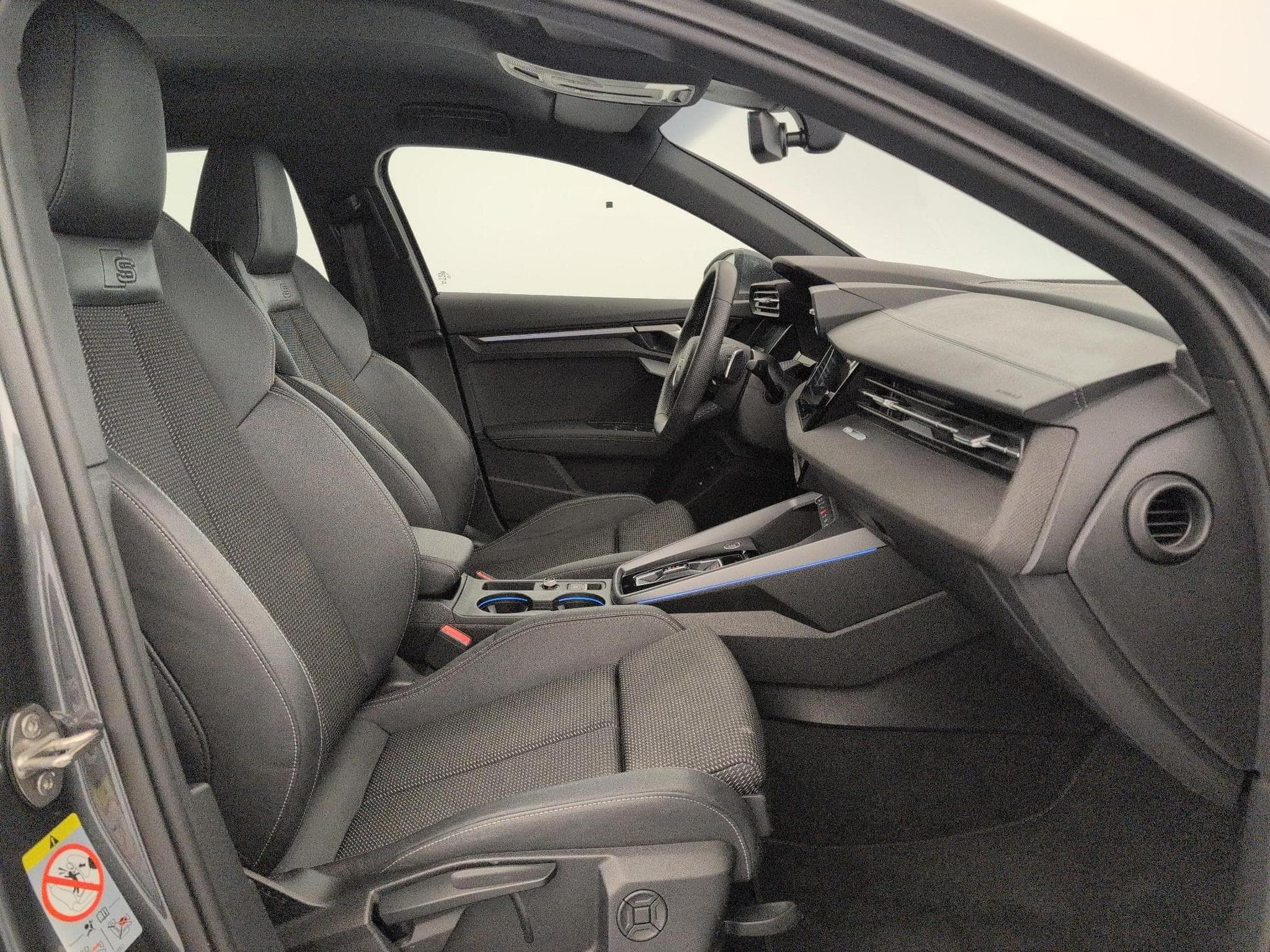 Audi A3 S line (2025) - Photo 9