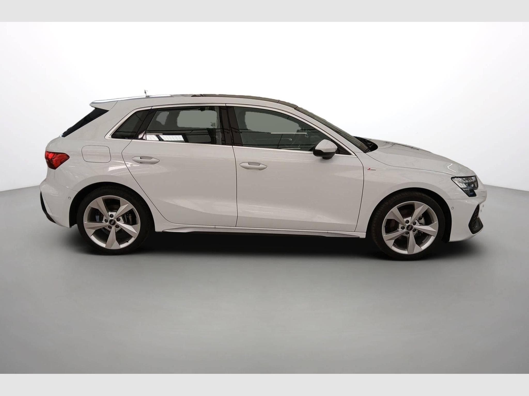Audi A3 S line (2025) - Photo 9