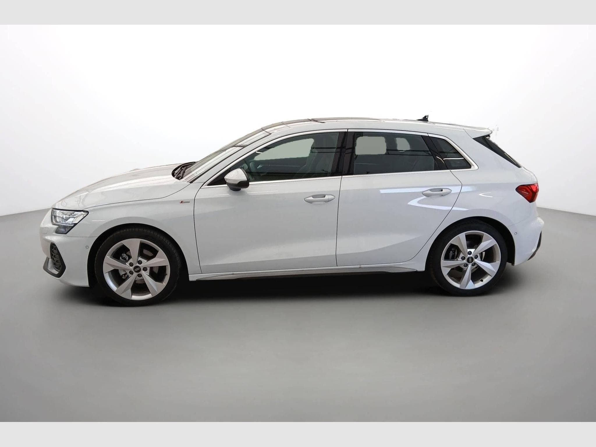 Audi A3 S line (2025) - Photo 10