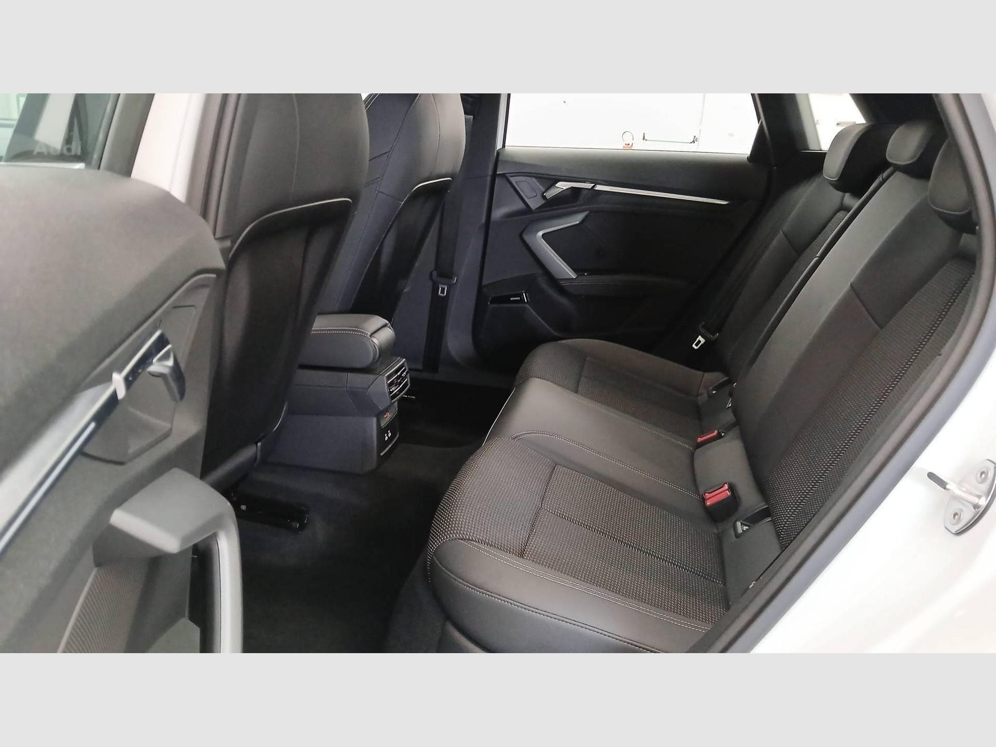 Audi A3 S line (2025) - Photo 12