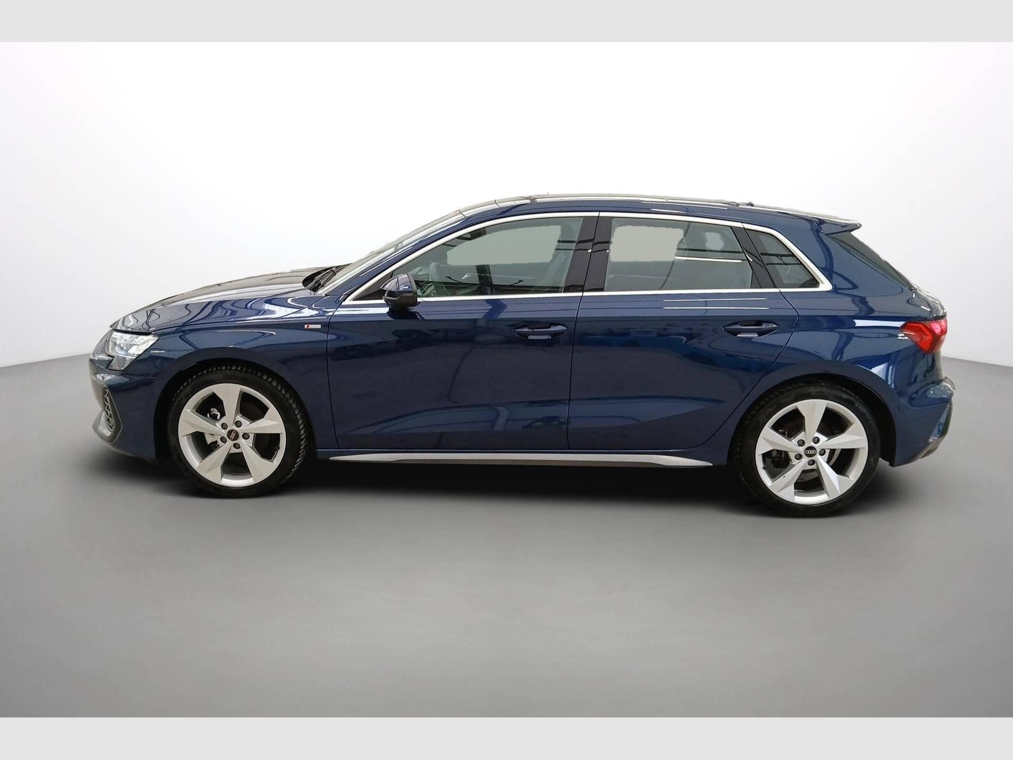 Audi A3 S line (2025) - Photo 17