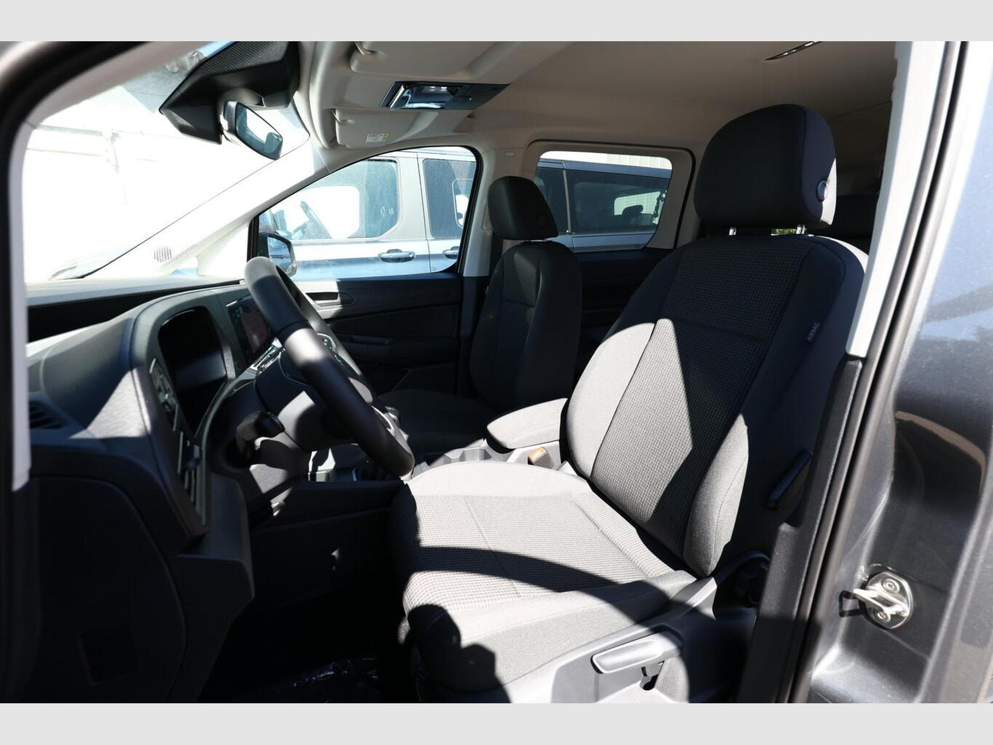 VW Caddy Life 7S PrivG (2026) - Photo 6