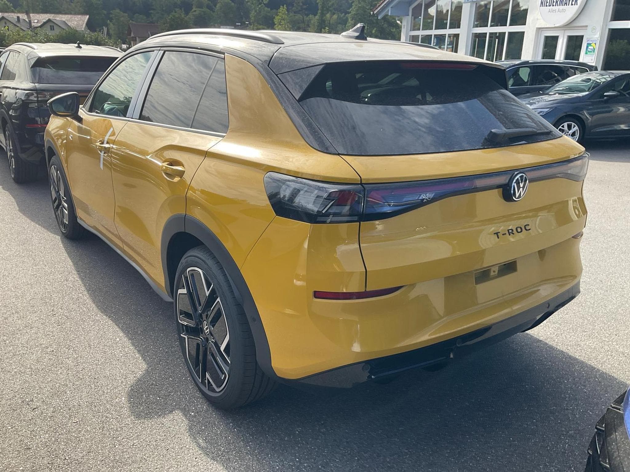 VW T-Roc 1.5 eTSI 110 kW R-Line (2026) - Photo 2