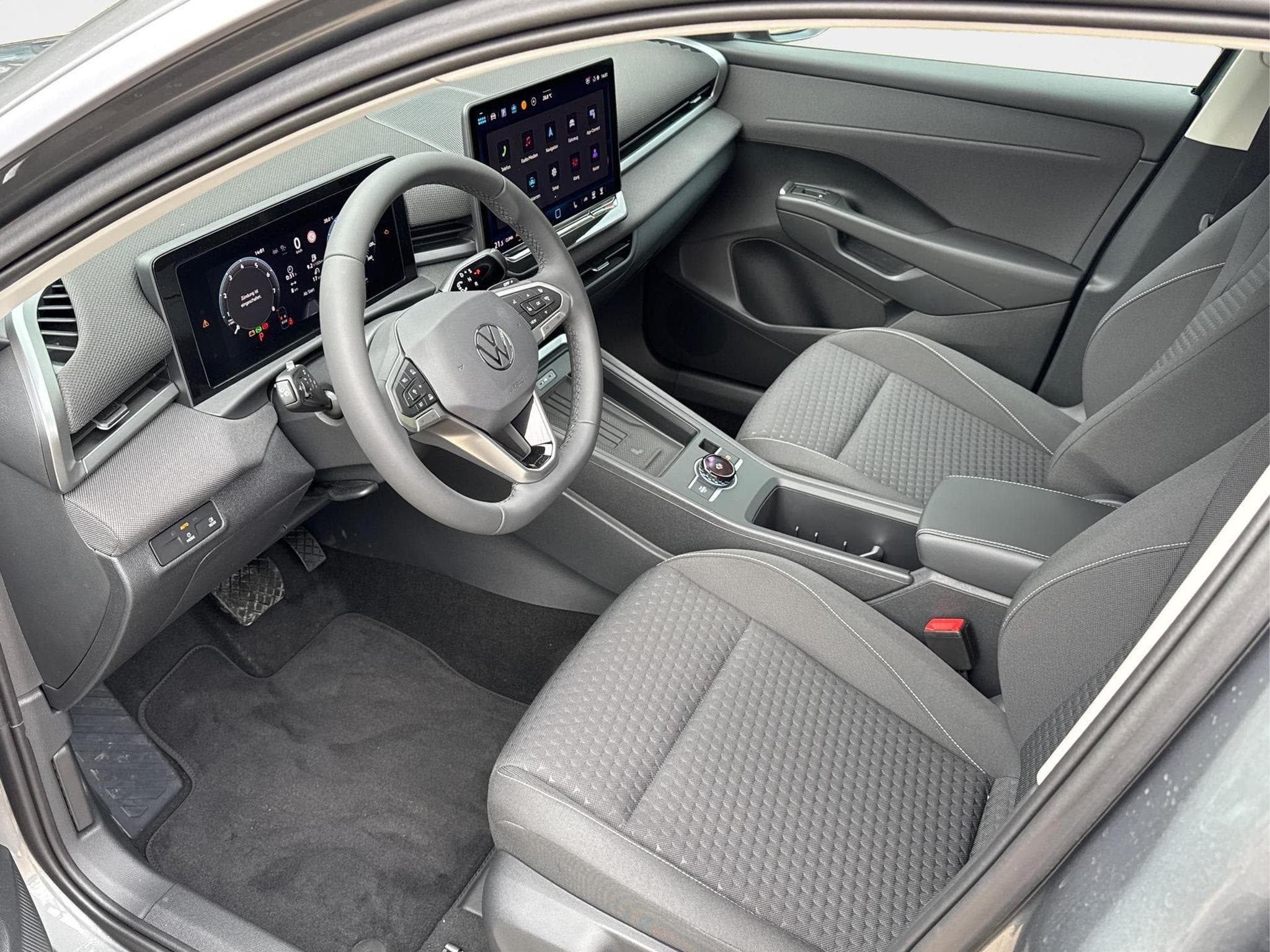 VW T-Roc LIFE (2026) - Photo 25