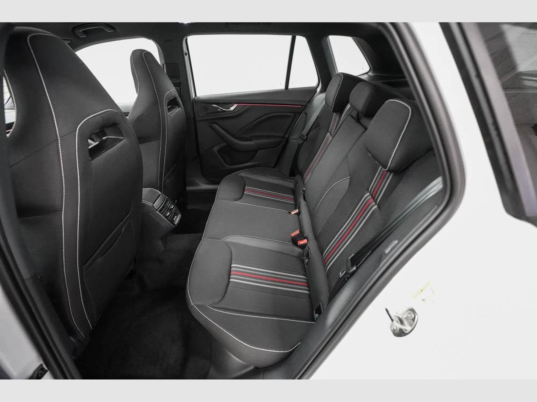 Skoda Kamiq 1,5 TSI DSG (2026) - Photo 15