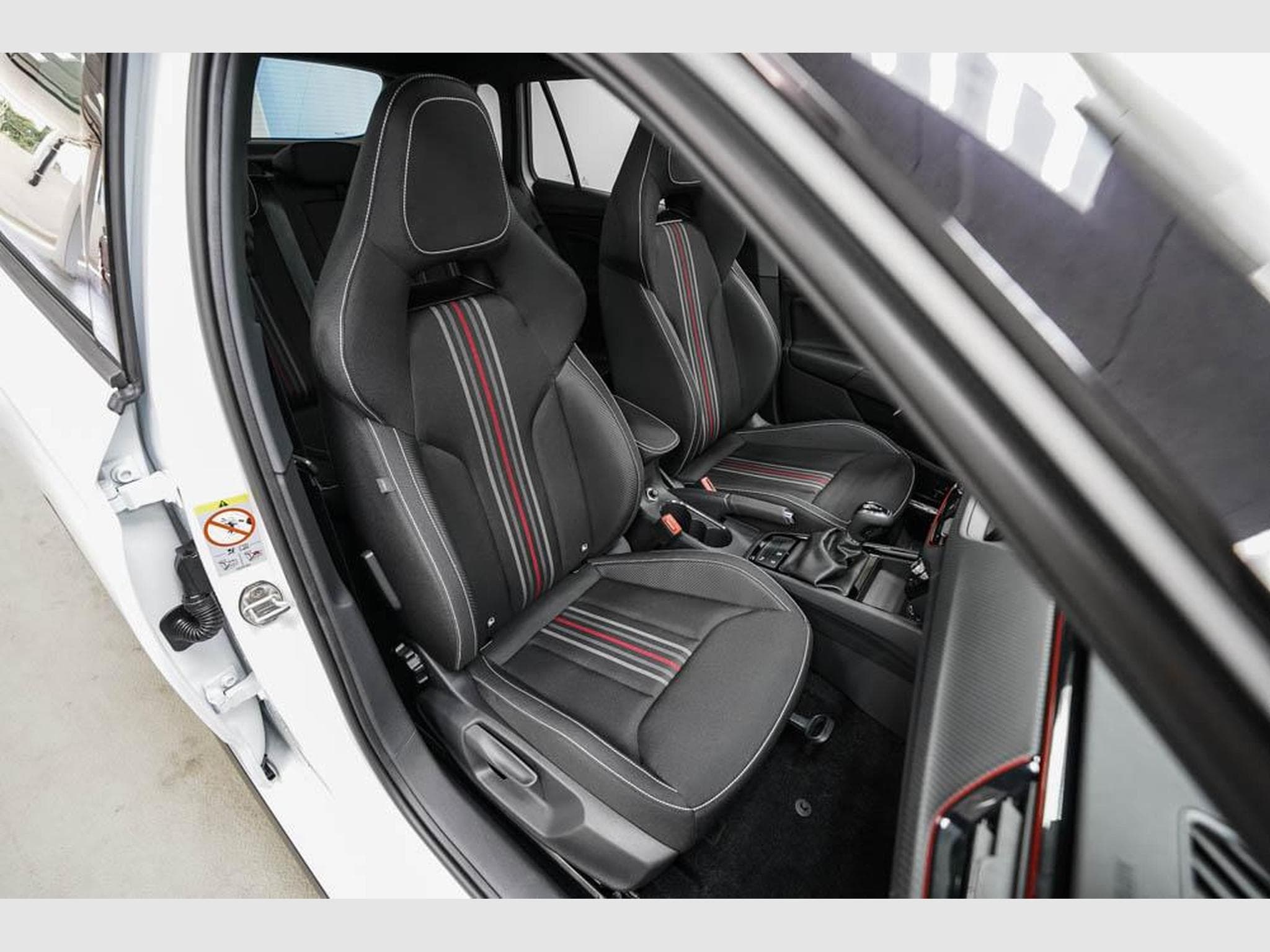 Skoda Kamiq 1,5 TSI DSG (2026) - Photo 21
