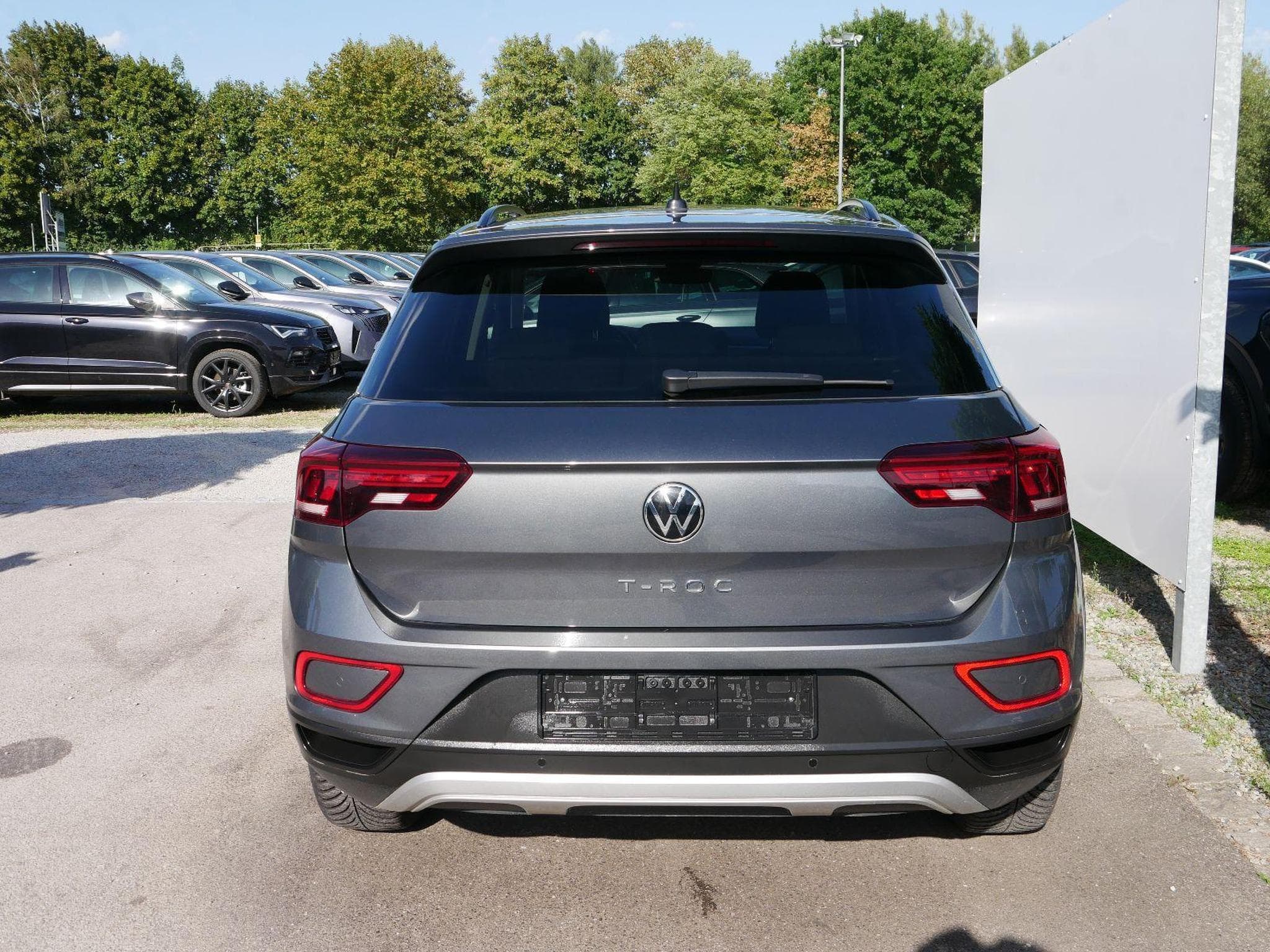 VW T-Roc LIFE (2025) - Photo 2