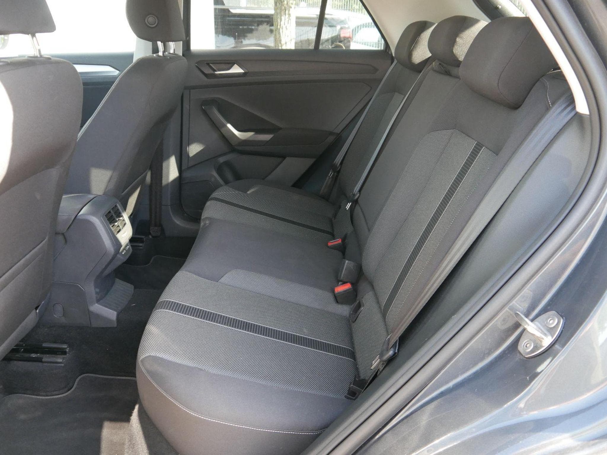 VW T-Roc LIFE (2025) - Photo 7