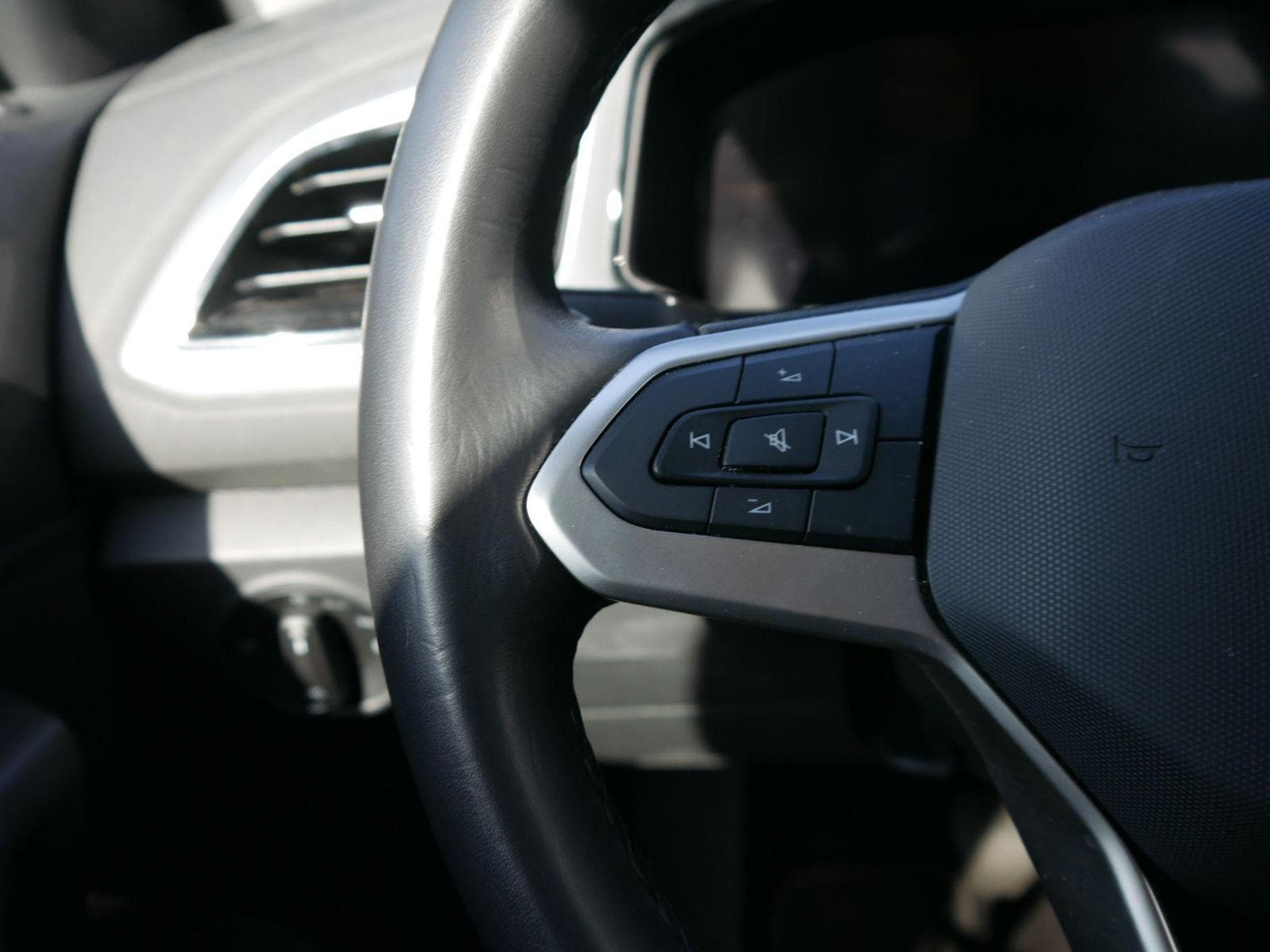 VW T-Roc LIFE (2025) - Photo 12