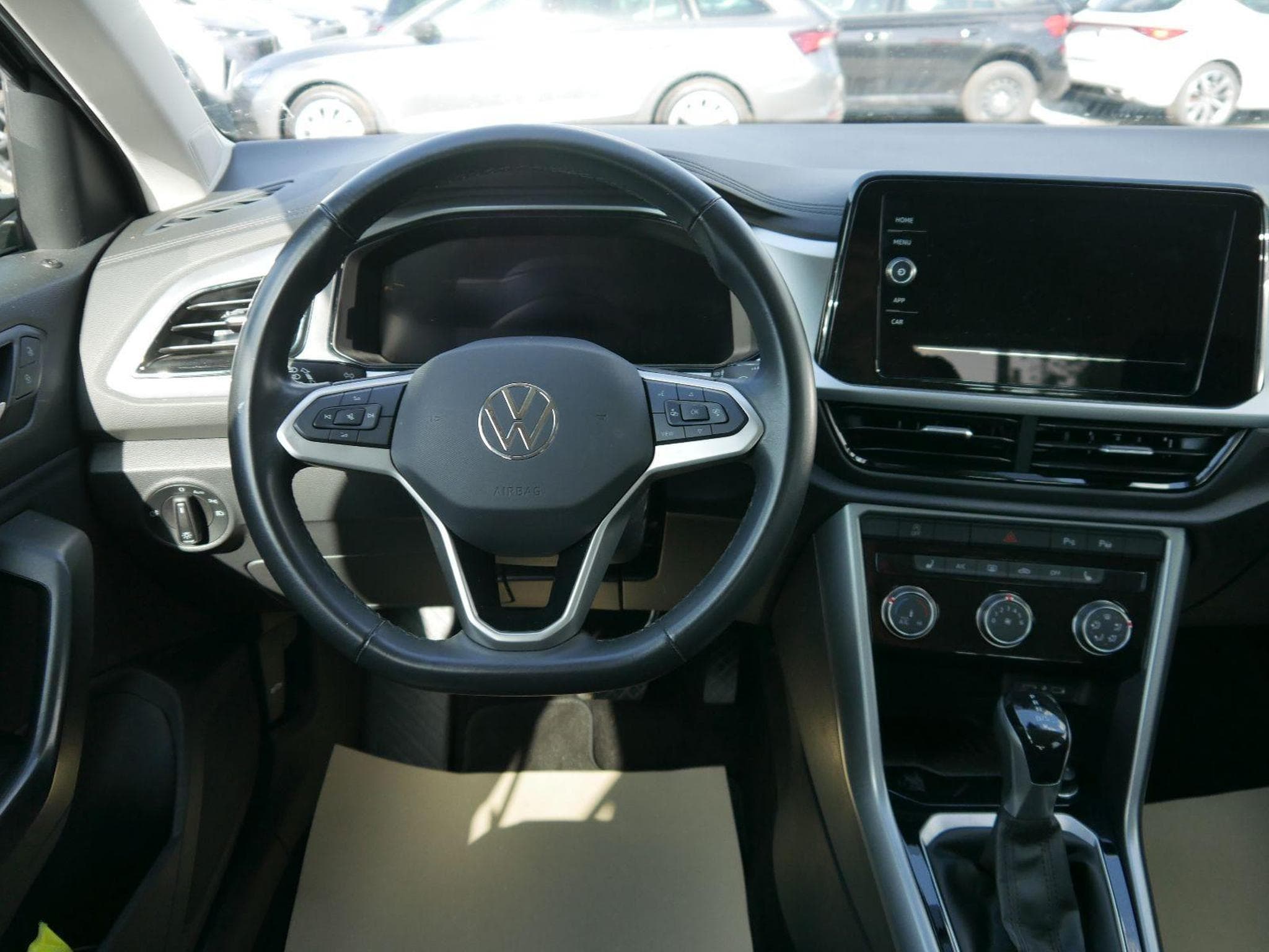 VW T-Roc LIFE (2025) - Photo 11