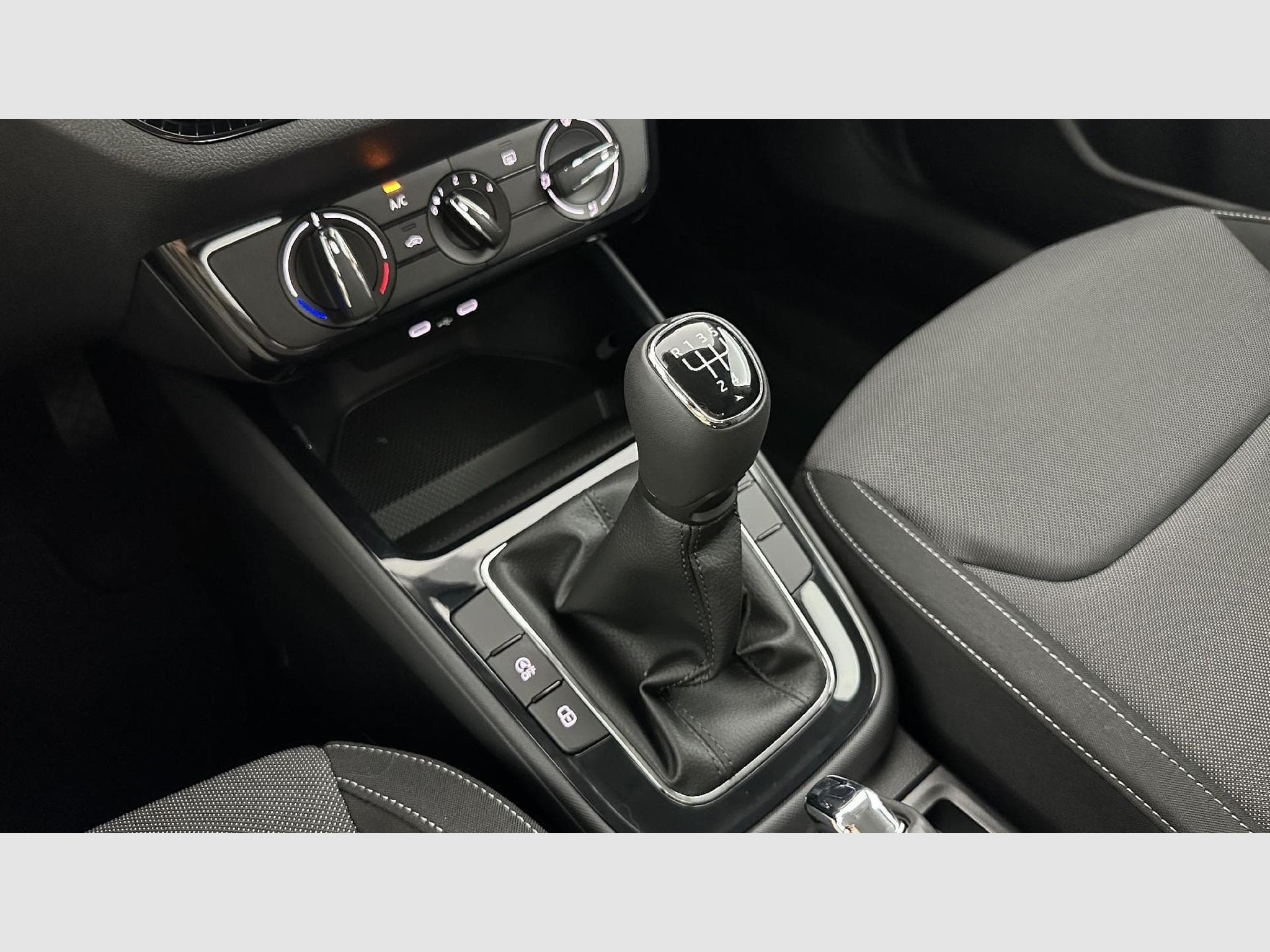 Skoda Fabia Selection (2025) - Photo 17
