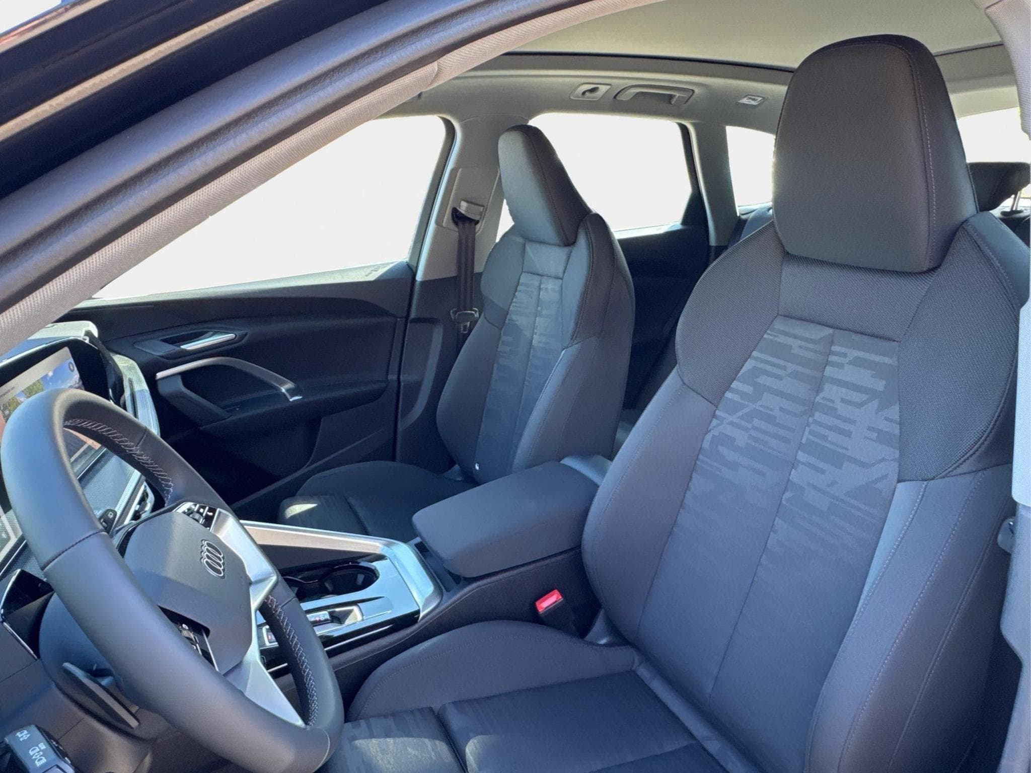 Audi Q5 Basis (2026) - Photo 17