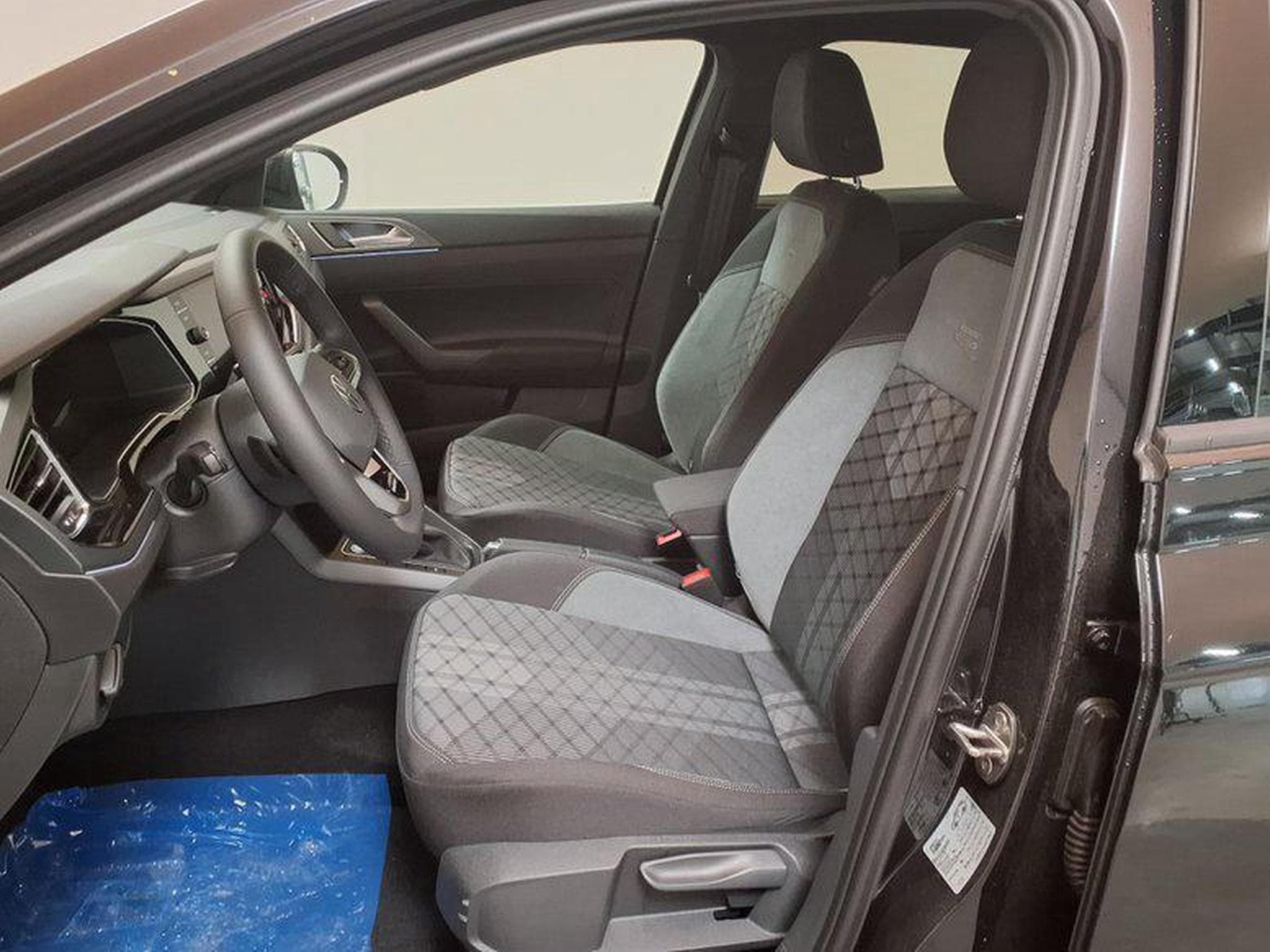 VW Taigo R-Line Plus 1.5 TSI 7-Gang-DSG (2026) - Photo 9