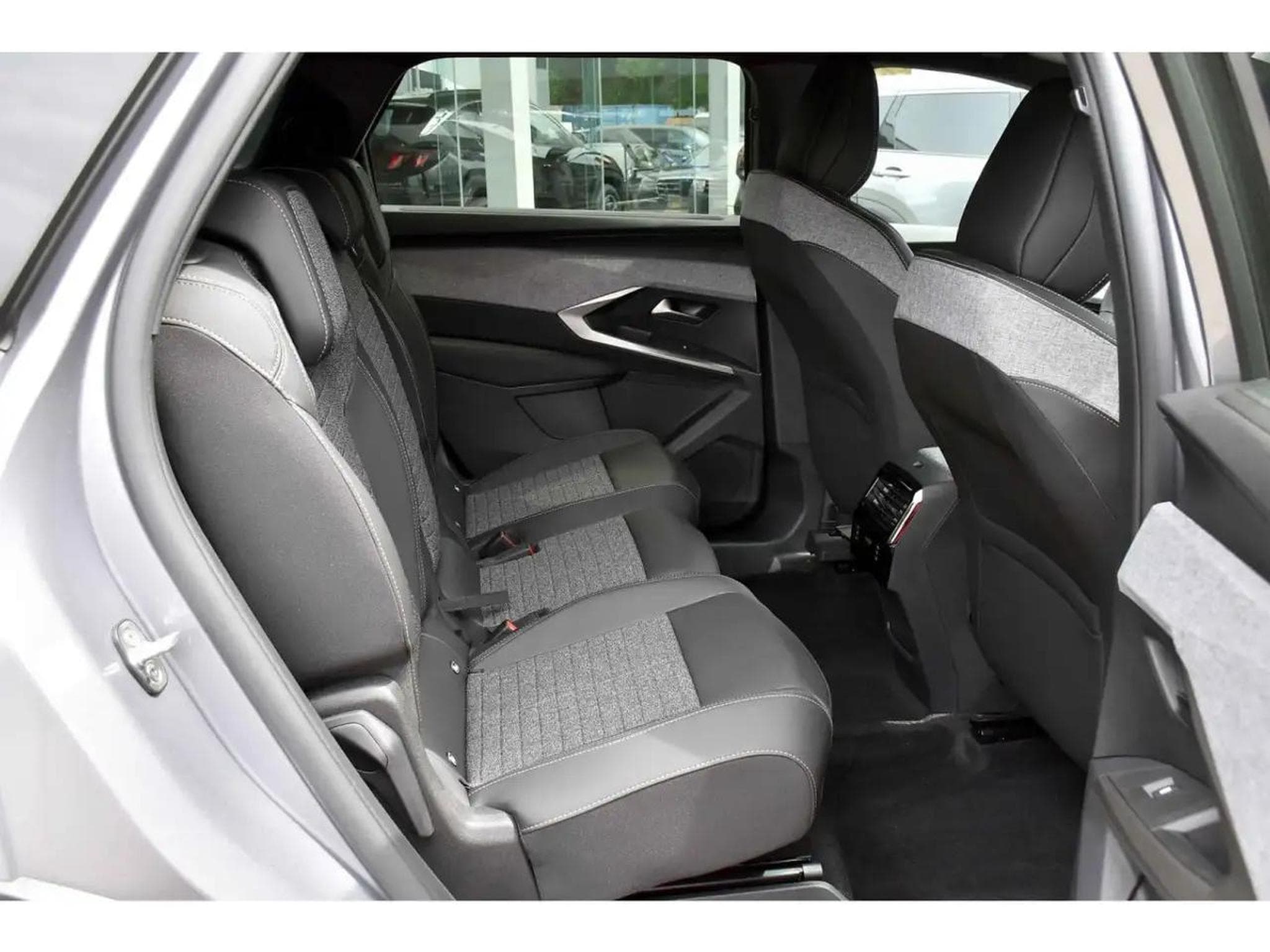 Peugeot 5008 (2026) - Photo 8