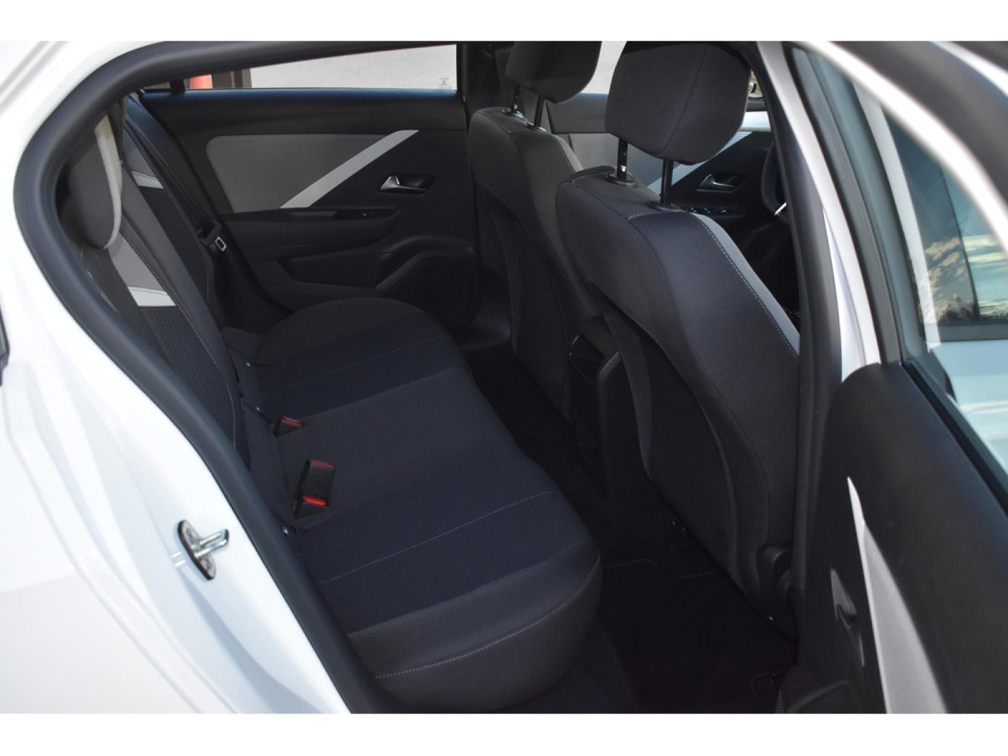Opel Astra 1,2 Turbo 130 S/Edition Automatic (2025) - Photo 9