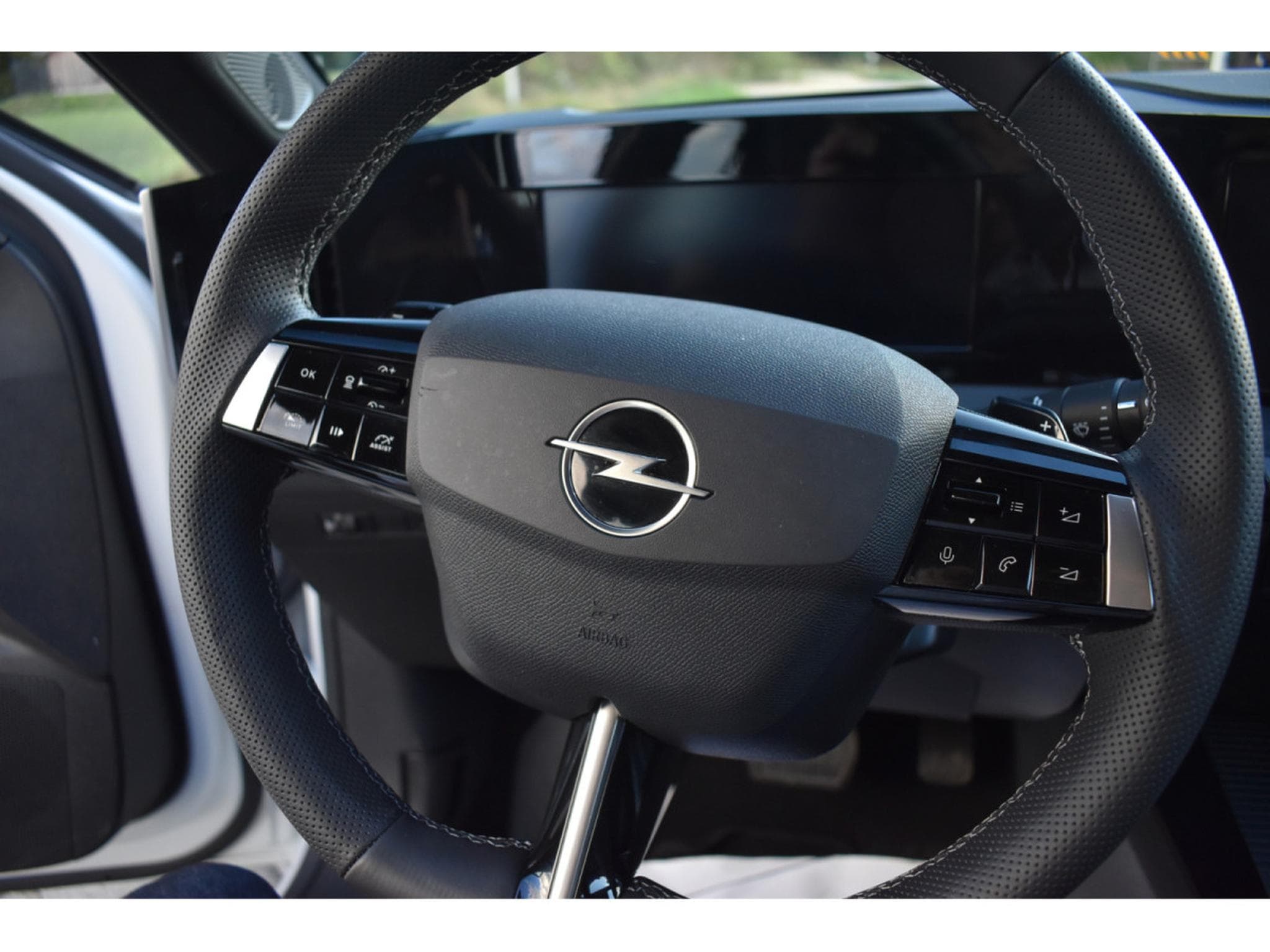 Opel Astra 1,2 Turbo 130 S/Edition Automatic (2025) - Photo 12