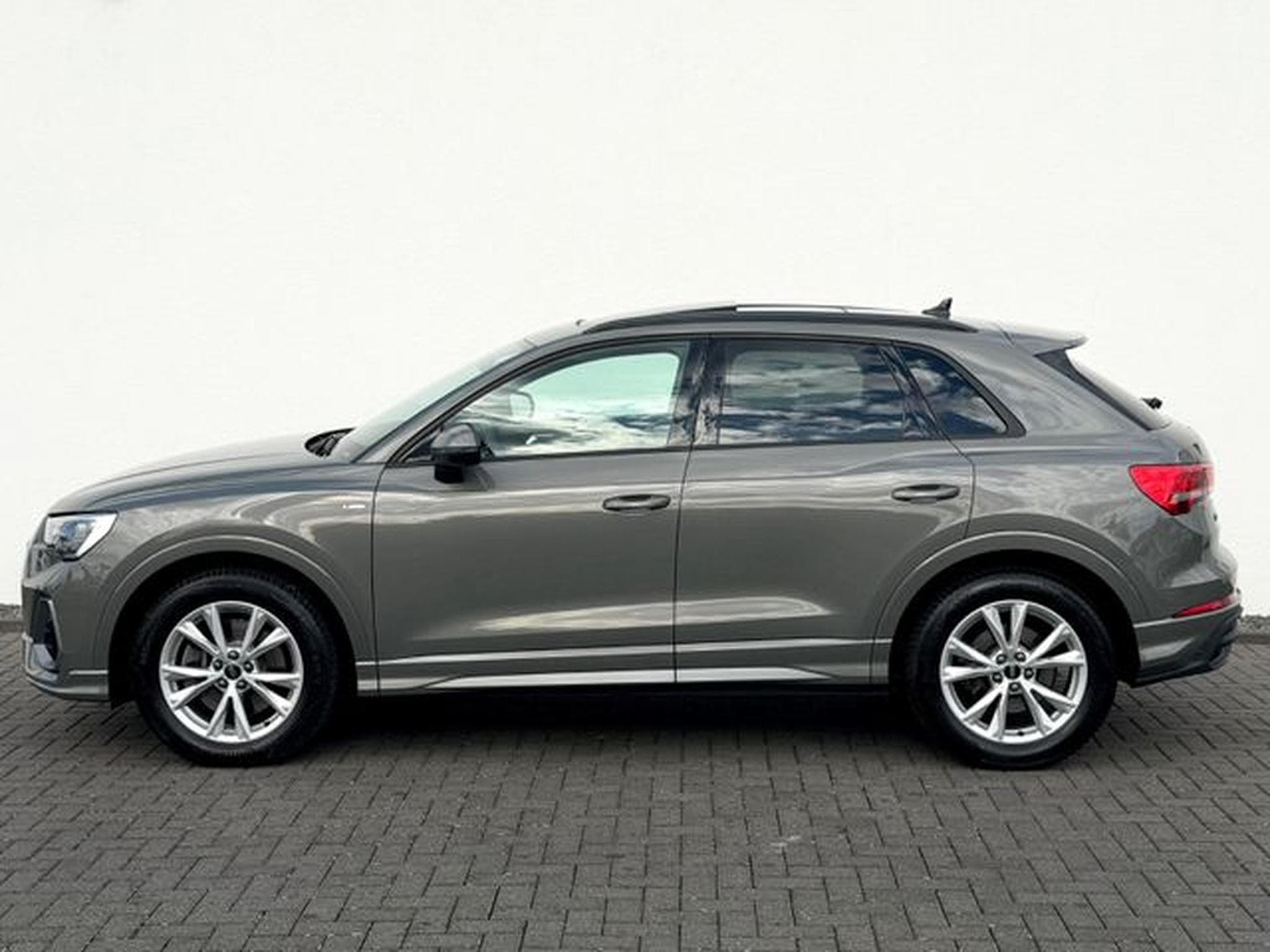 Audi Q3 Q3 40 TFSI quattro S line /NAVI/LED/PANO/1.HAND/ (2025) - Photo 8