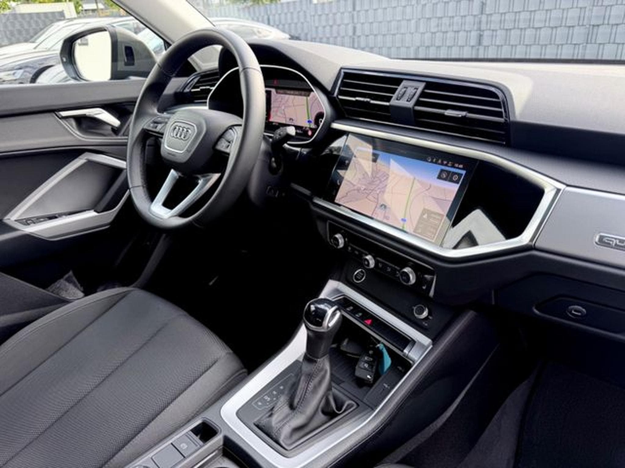 Audi Q3 Q3 40 TFSI quattro S line /NAVI/LED/PANO/1.HAND/ (2025) - Photo 12