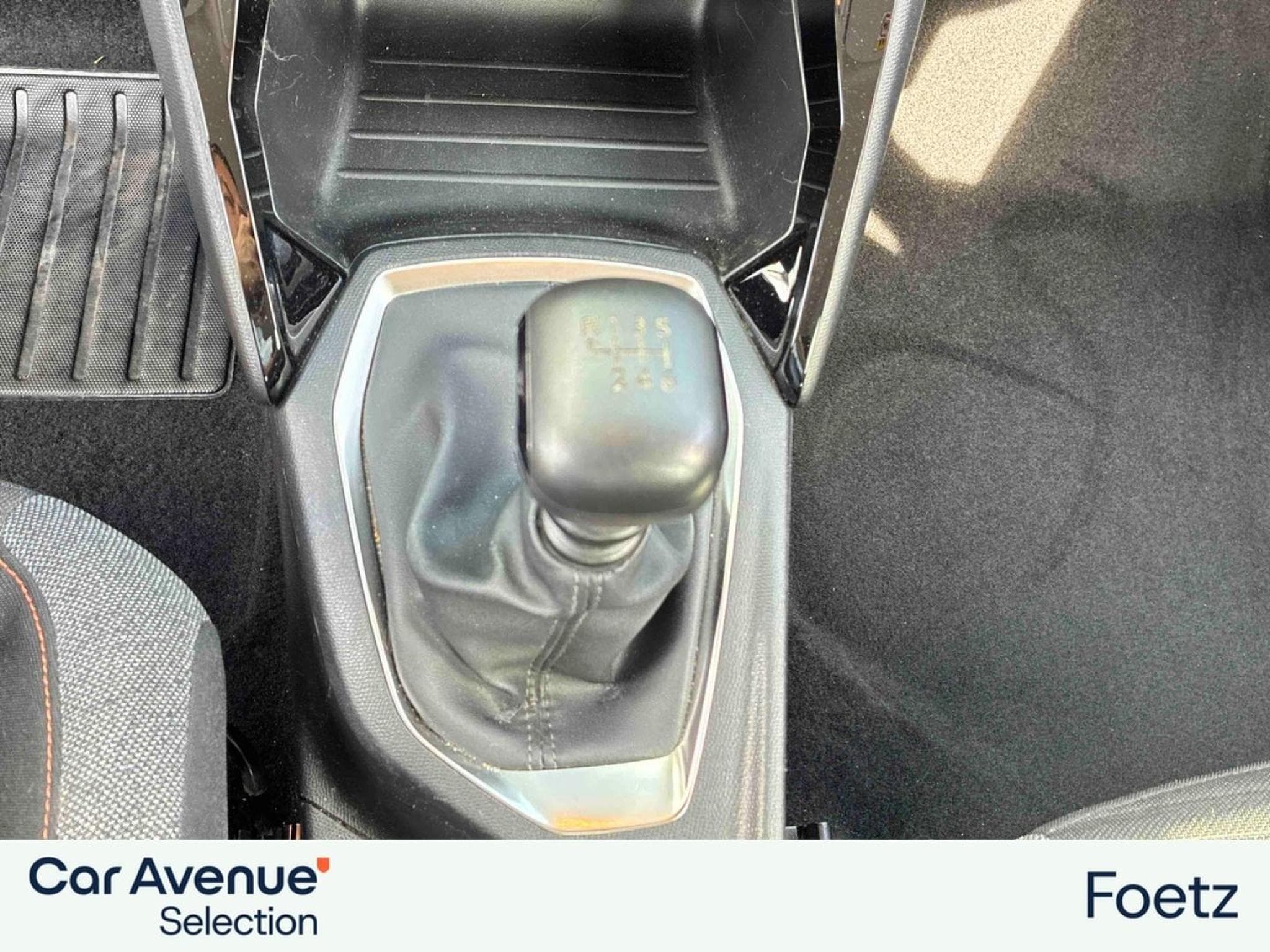 PEUGEOT 2008 1.2 PureTech 100ch S&S Active Pack (2021) - Photo 10