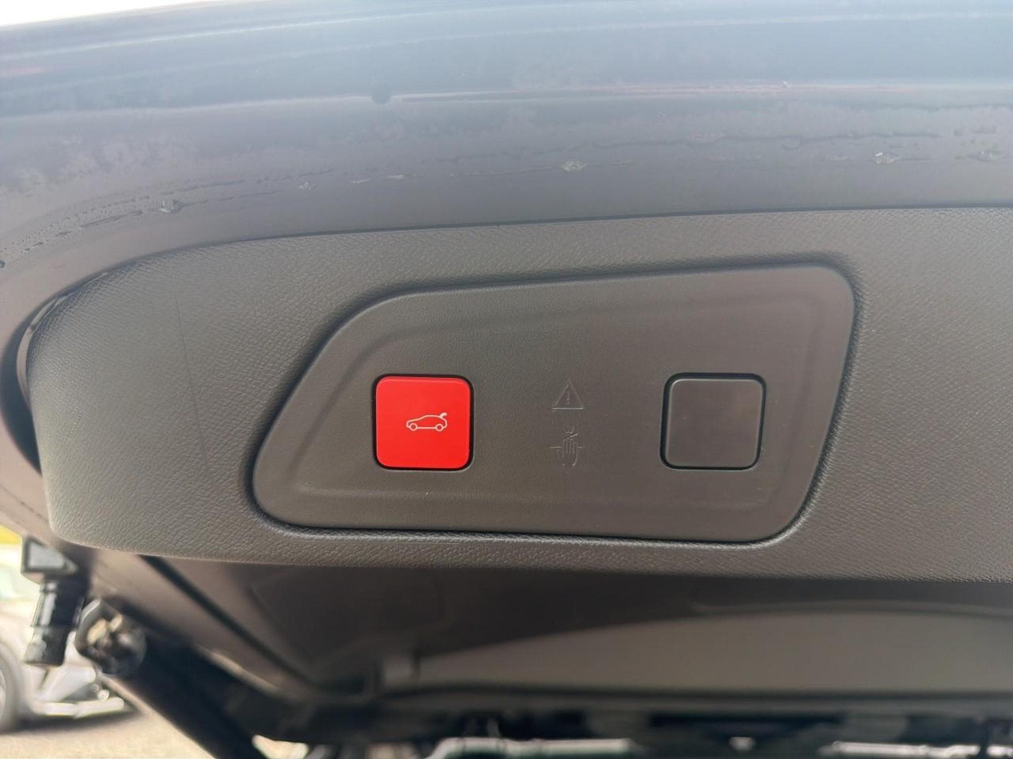 Citroen C5 AIRCROSS 1.6 HYBRIDE RECHARGEABLE 225 MAX BOITE AUTOMATIQUE (2024) - Photo 16