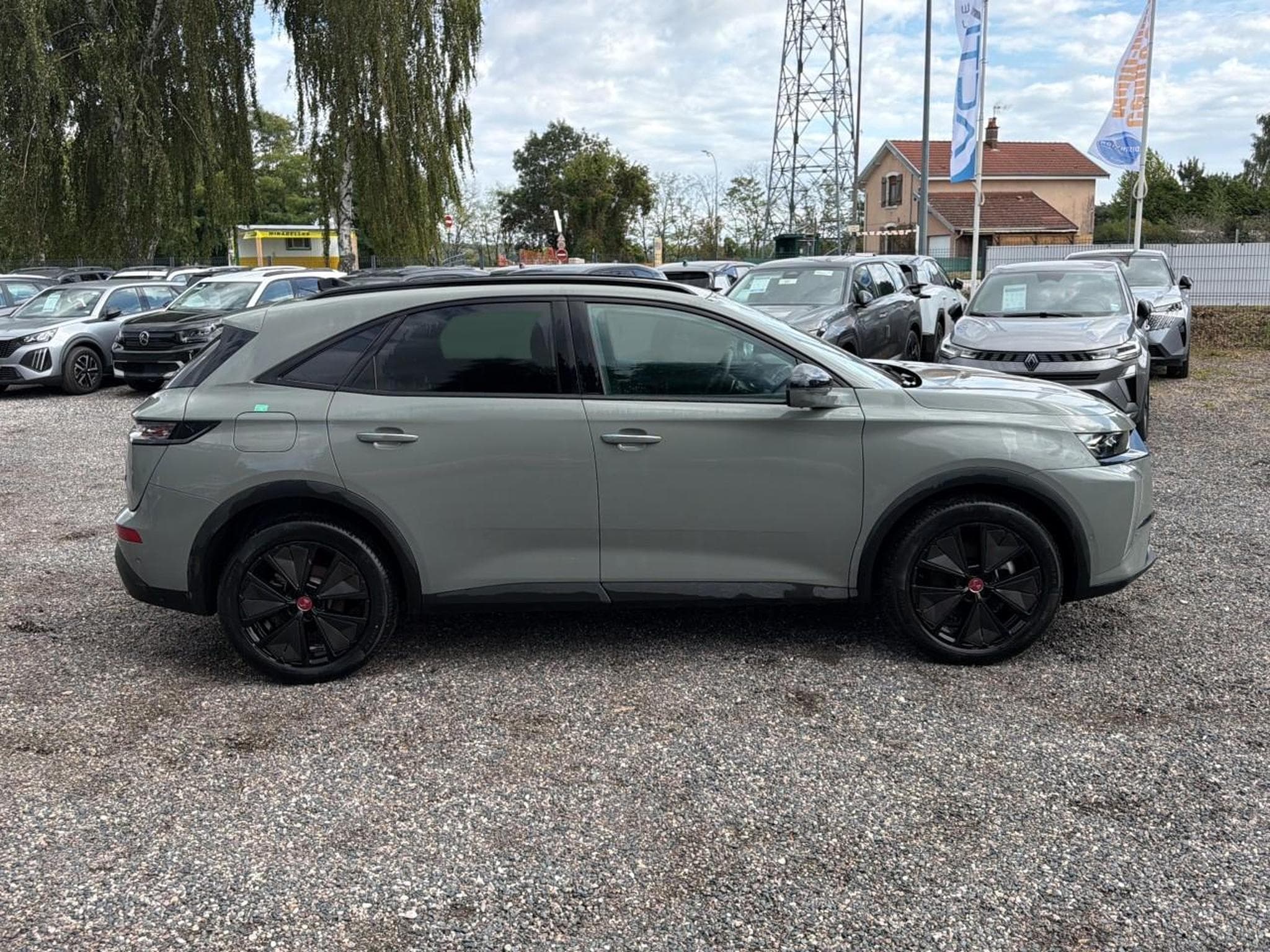 DS Automobiles DS7 E-TENSE 225 PERFORMANCE LINE + (2024) - Photo 4