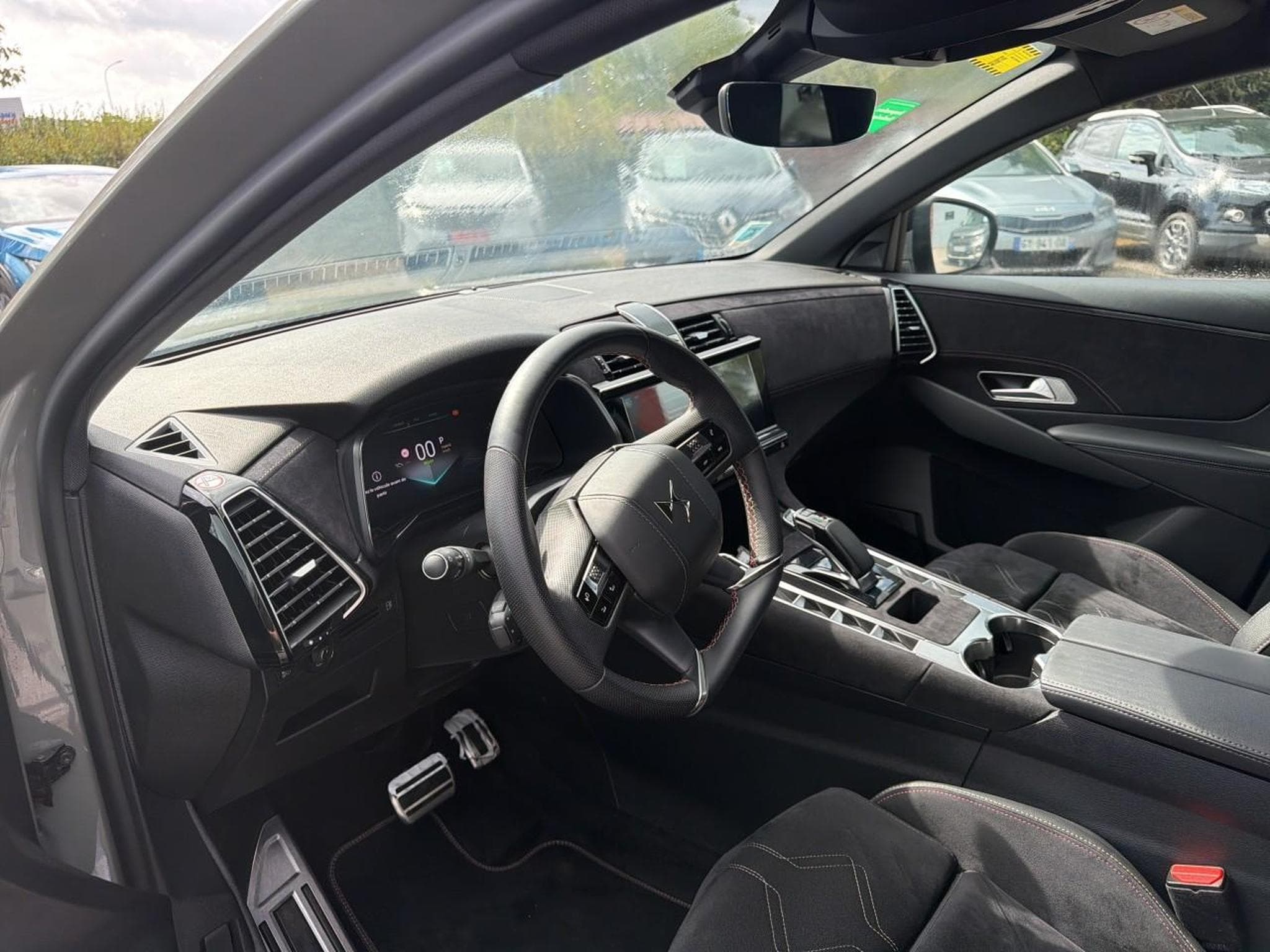 DS Automobiles DS7 E-TENSE 225 PERFORMANCE LINE + (2024) - Photo 11