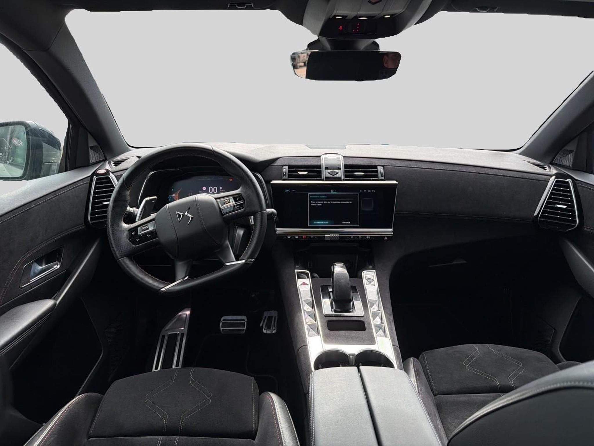 DS Automobiles DS7 E-TENSE 225 PERFORMANCE LINE + (2024) - Photo 10