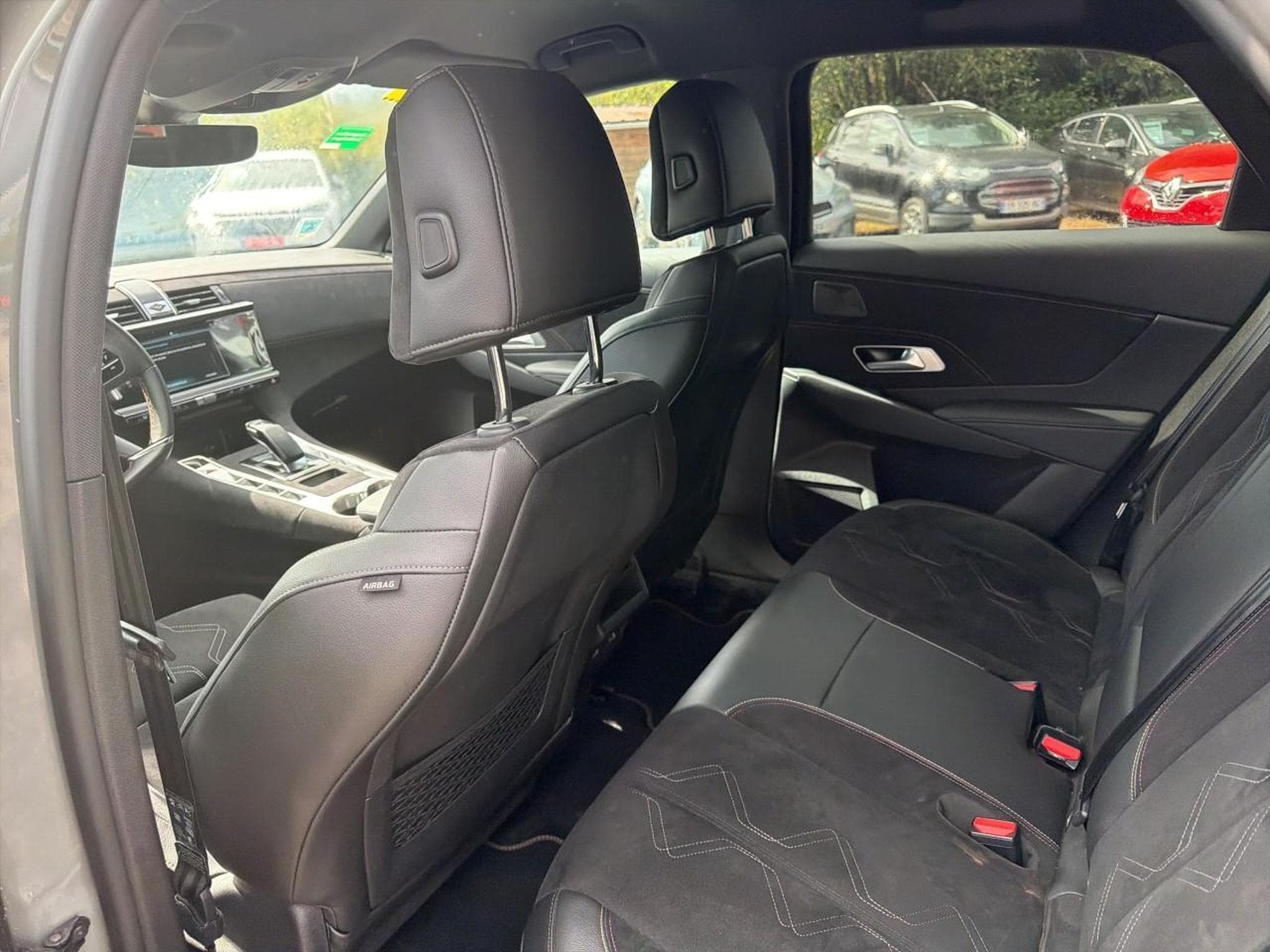 DS Automobiles DS7 E-TENSE 225 PERFORMANCE LINE + (2024) - Photo 14