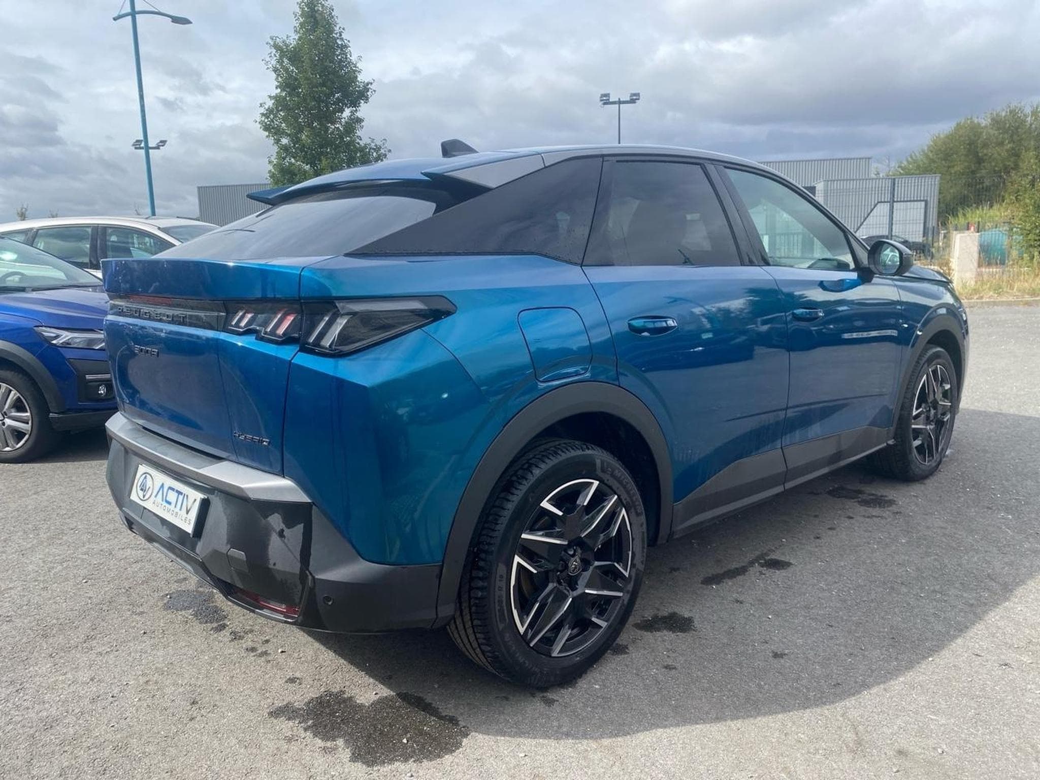Peugeot 3008 1.2 HYBRID 145 ALLURE E-DCS6 (2025) - Photo 5