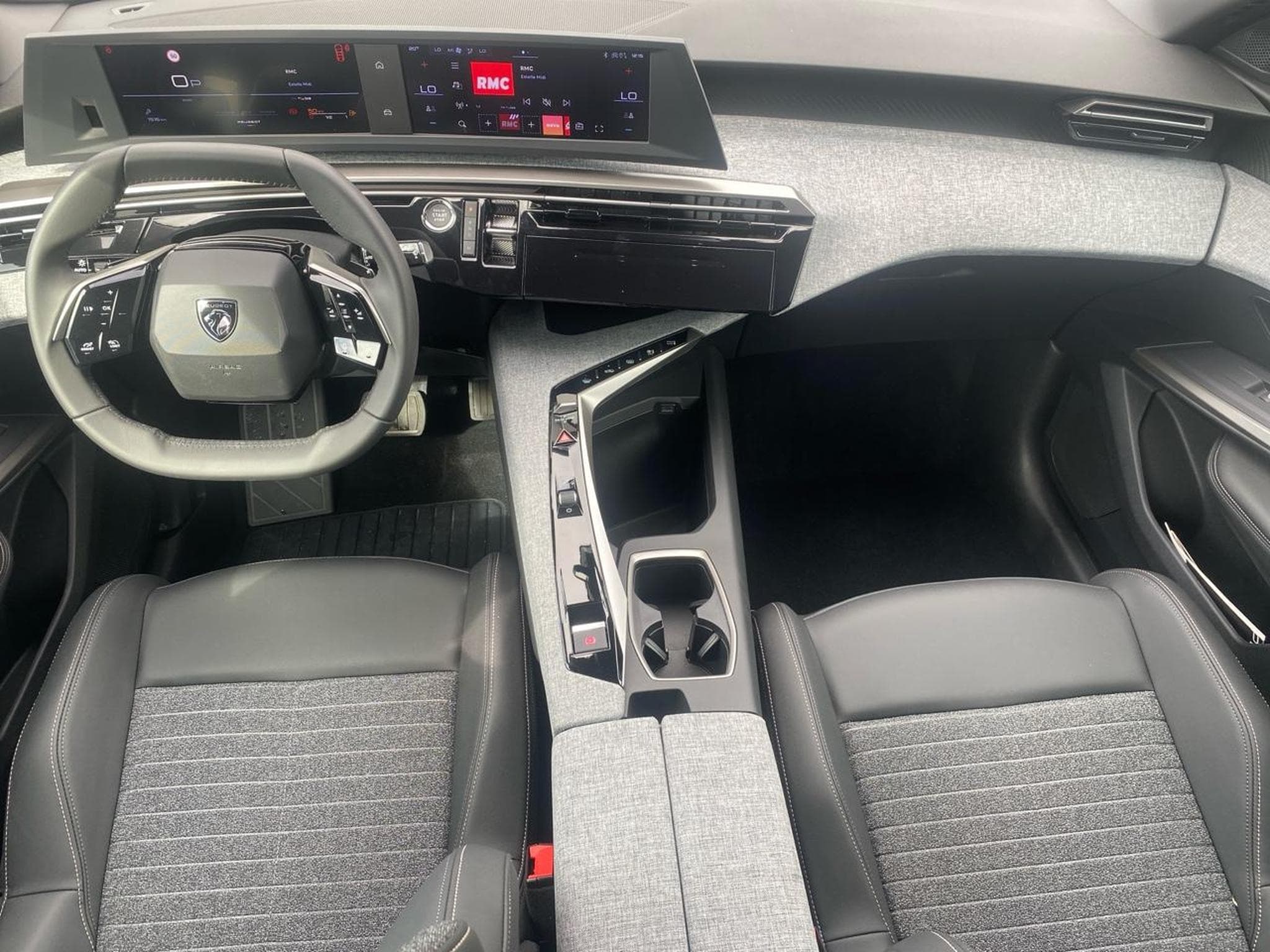 Peugeot 3008 1.2 HYBRID 145 ALLURE E-DCS6 (2025) - Photo 9