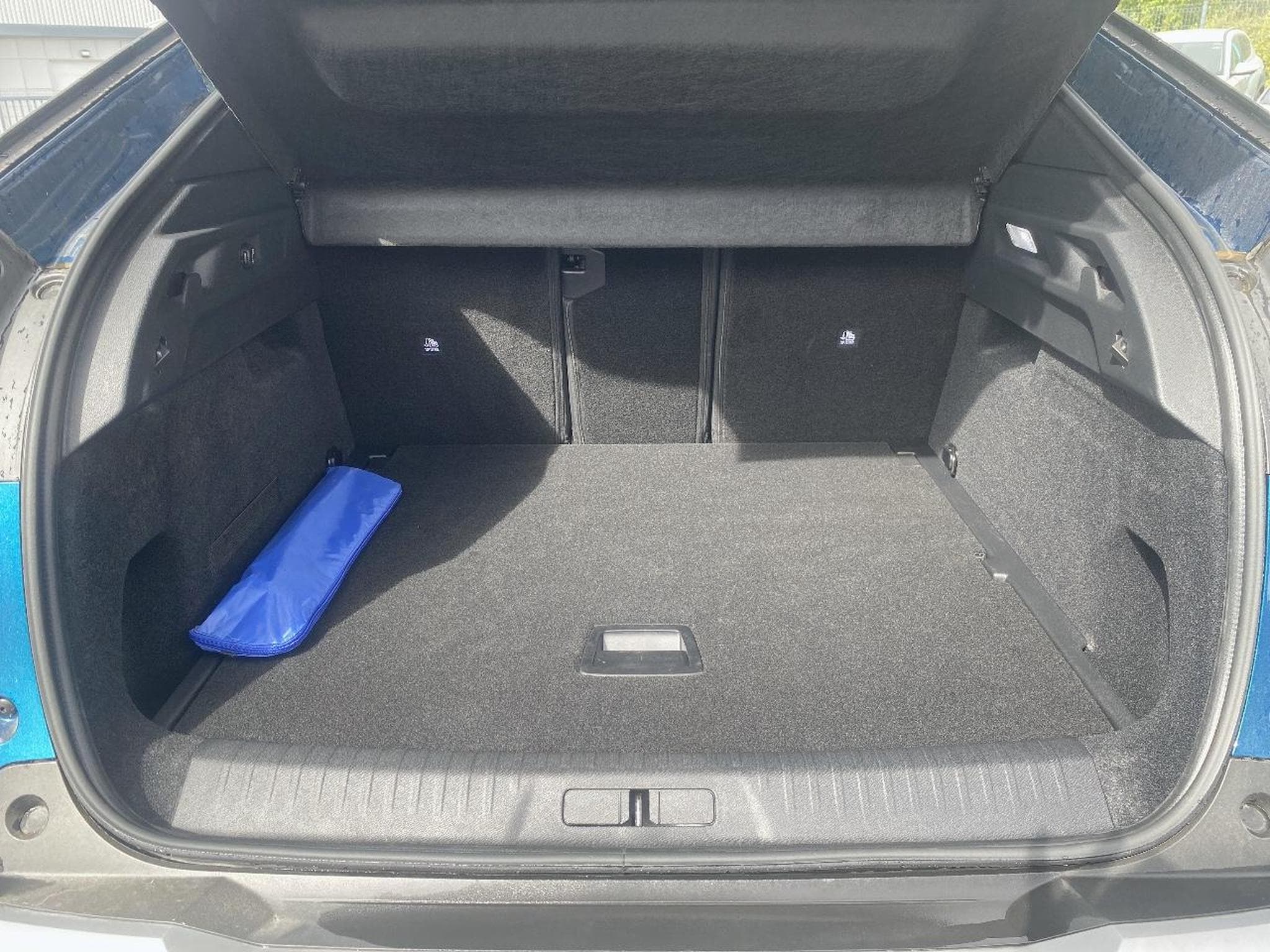 Peugeot 3008 1.2 HYBRID 145 ALLURE E-DCS6 (2025) - Photo 15