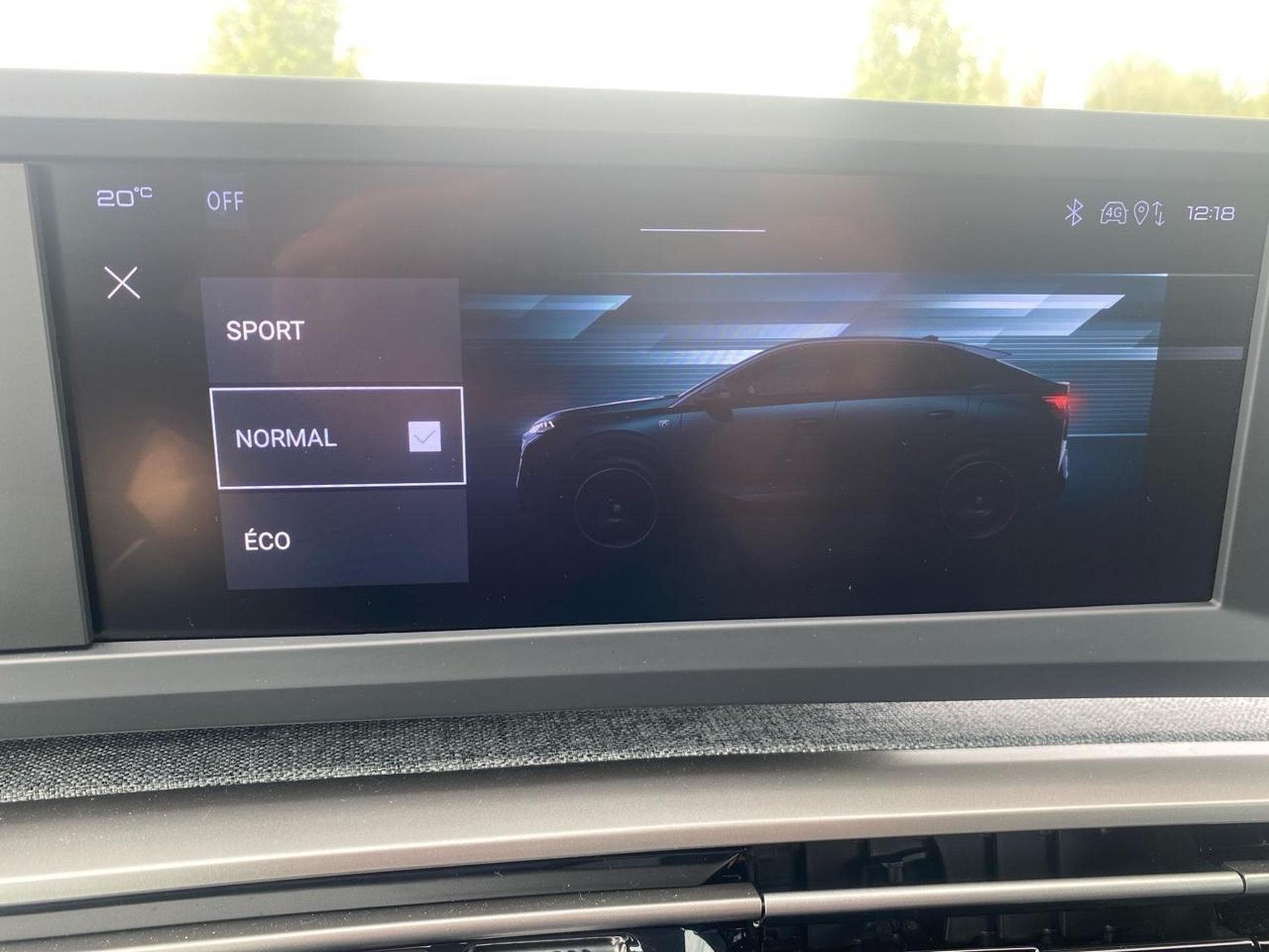 Peugeot 3008 1.2 HYBRID 145 ALLURE E-DCS6 (2025) - Photo 20