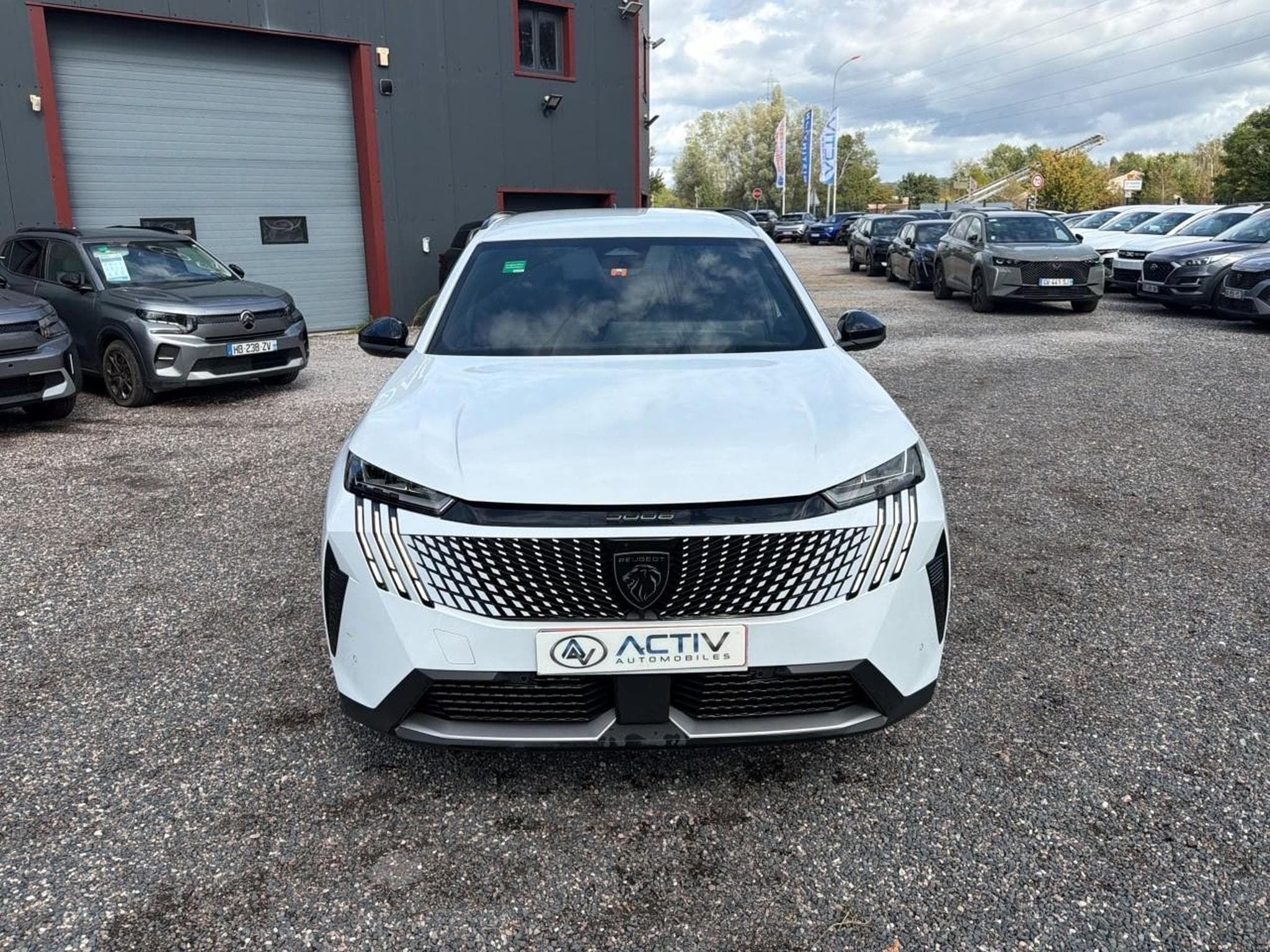 Peugeot 5008 HYBRID 145 ALLURE E-DCS6 (2025) - Photo 2
