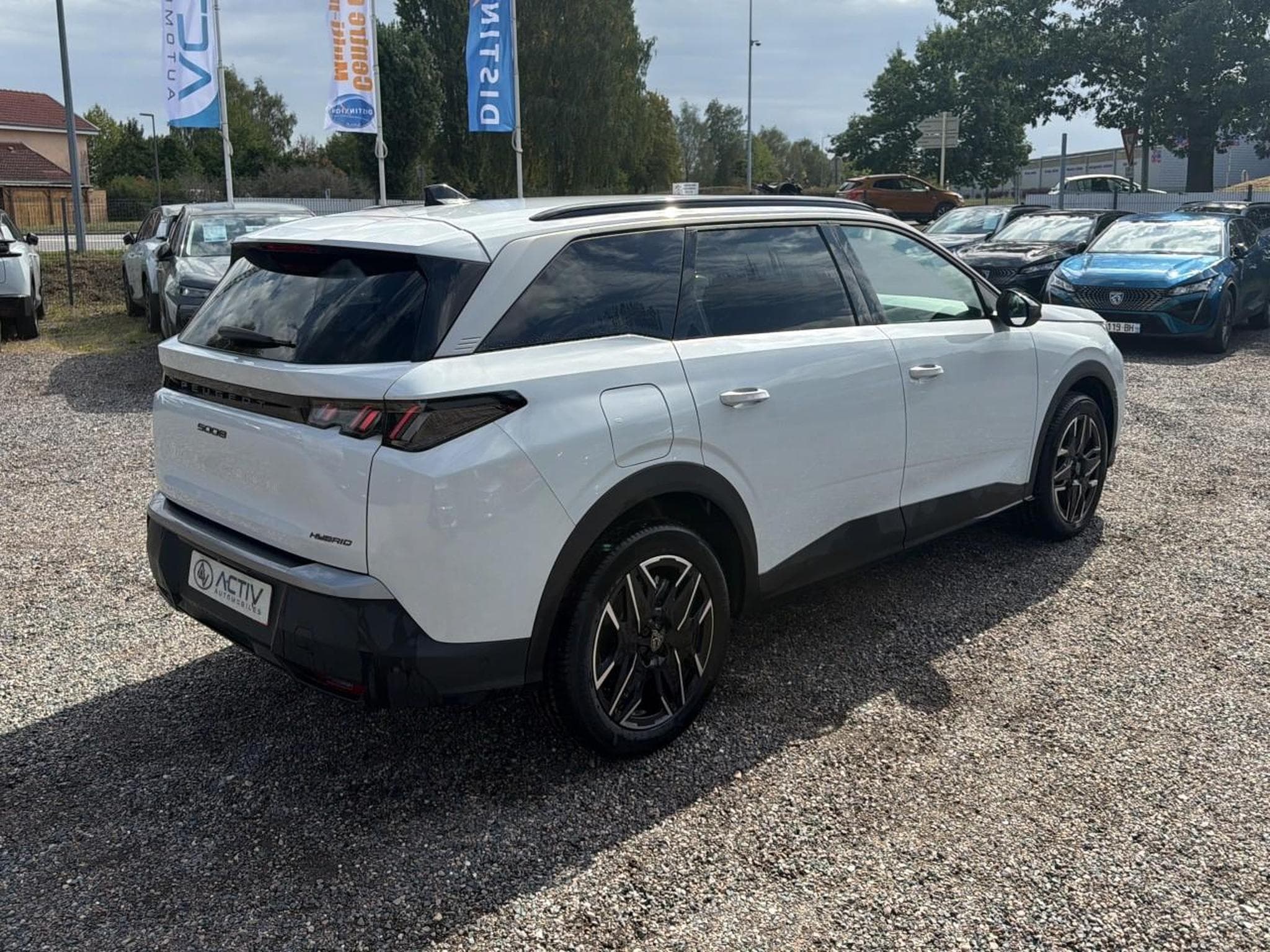 Peugeot 5008 HYBRID 145 ALLURE E-DCS6 (2025) - Photo 5