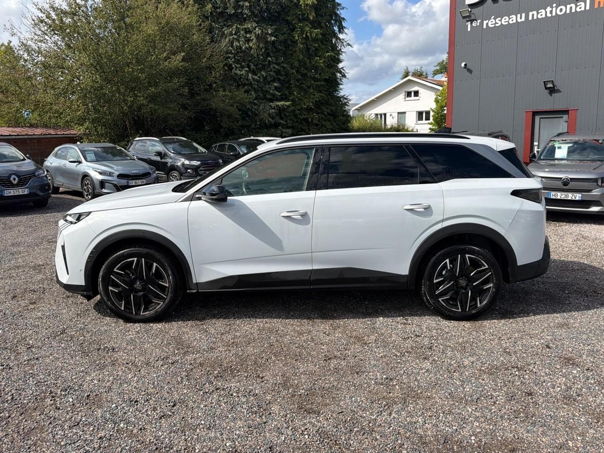 Peugeot 5008 HYBRID 145 ALLURE E-DCS6 (2025) - Photo 8