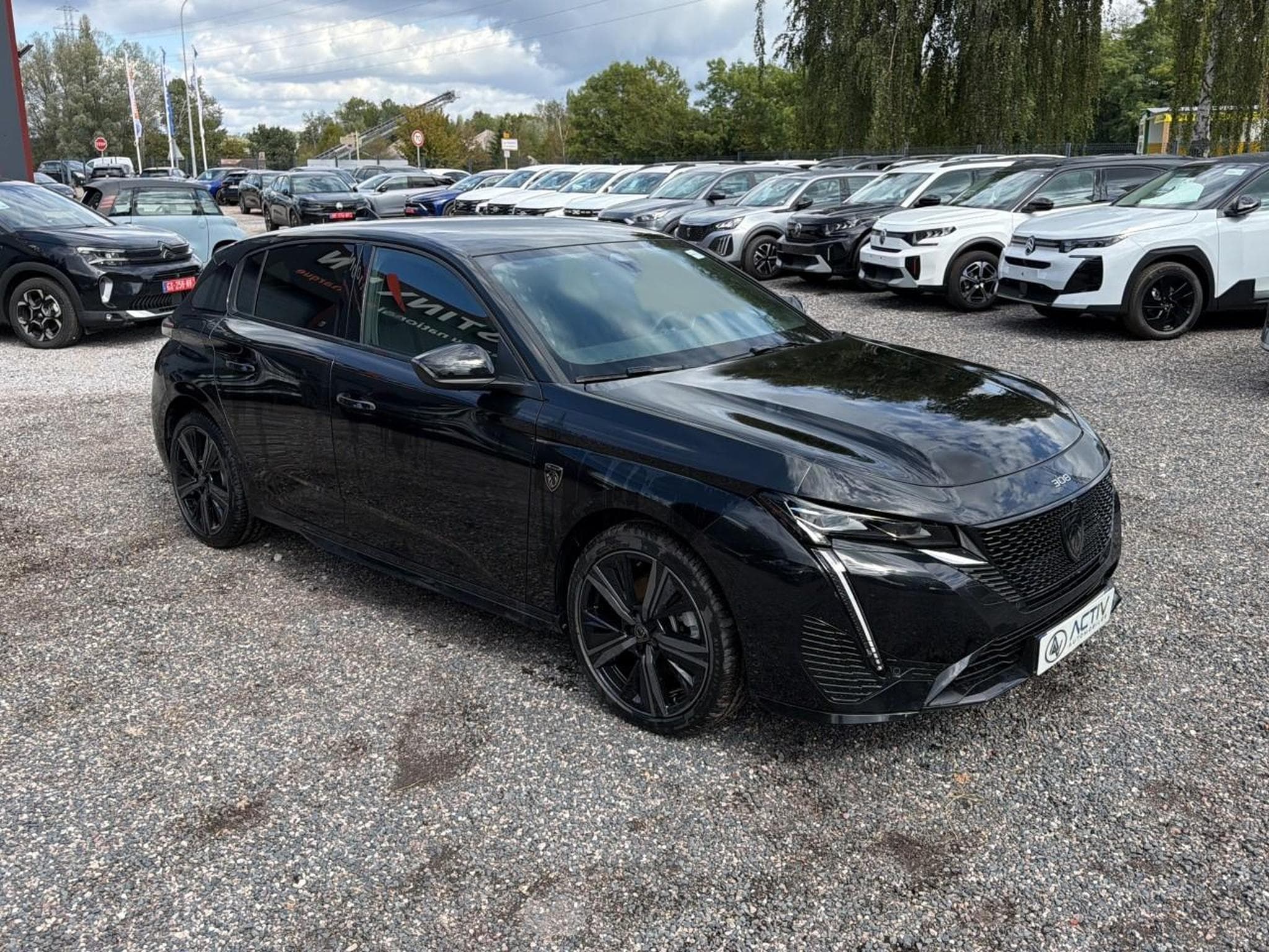 Peugeot 308 1.2 HYBRID 145 GT E-DCS6 (2025) - Photo 3