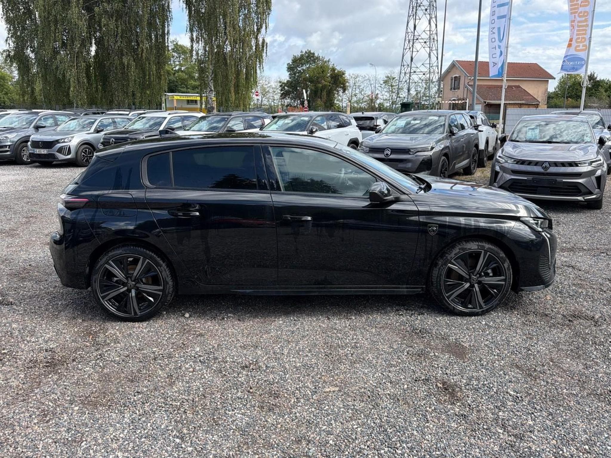 Peugeot 308 1.2 HYBRID 145 GT E-DCS6 (2025) - Photo 4