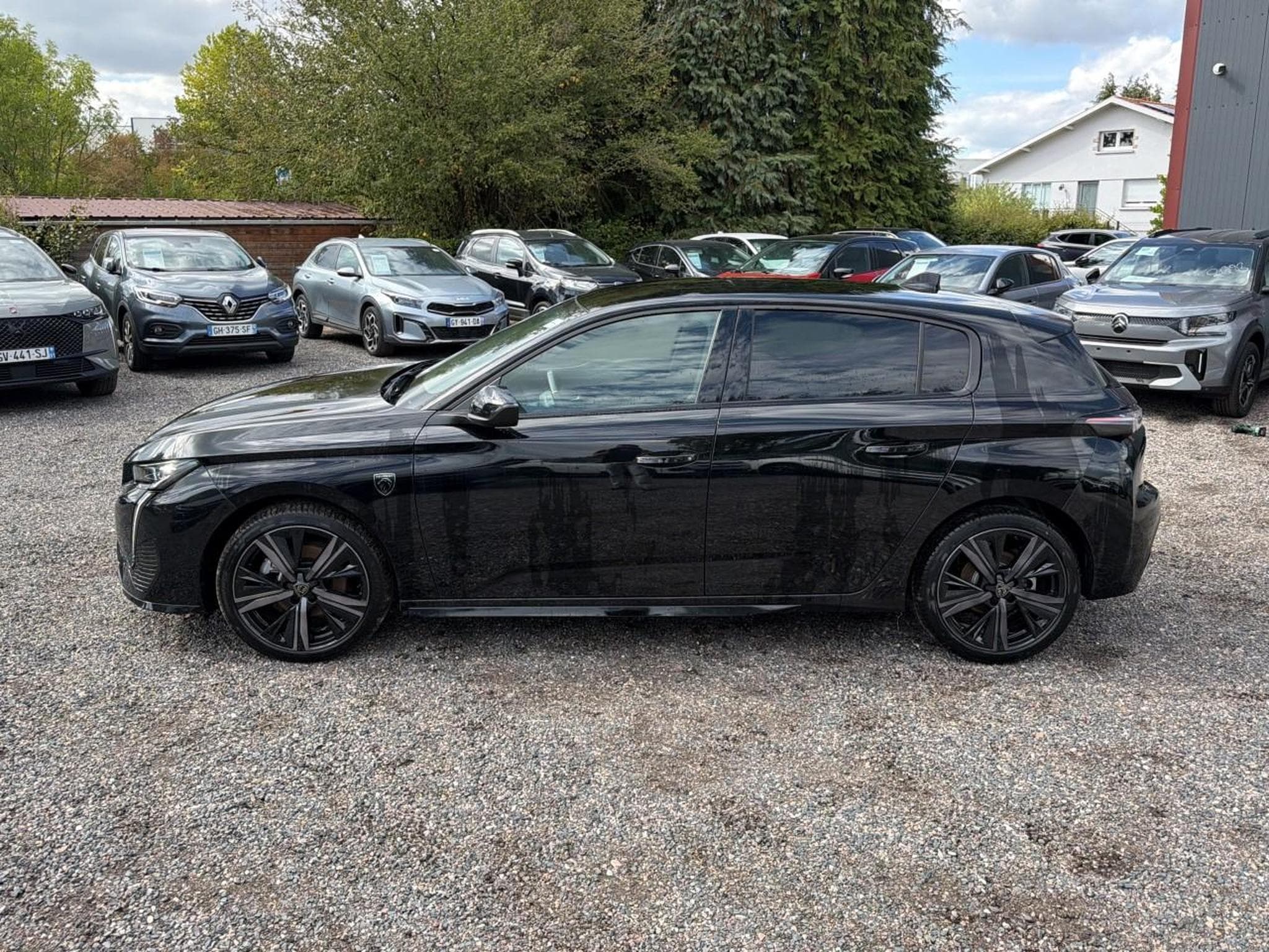 Peugeot 308 1.2 HYBRID 145 GT E-DCS6 (2025) - Photo 8