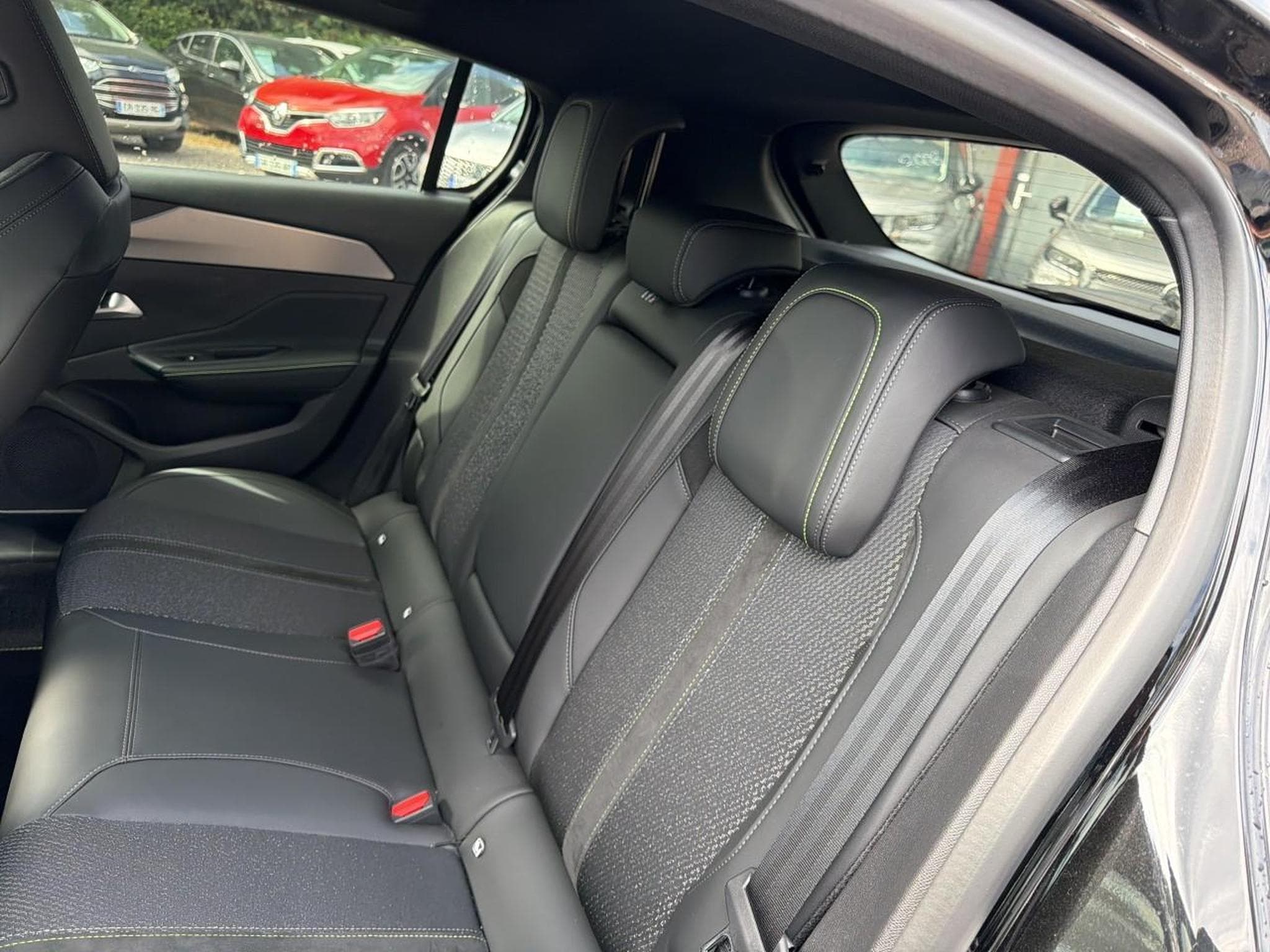 Peugeot 308 1.2 HYBRID 145 GT E-DCS6 (2025) - Photo 14