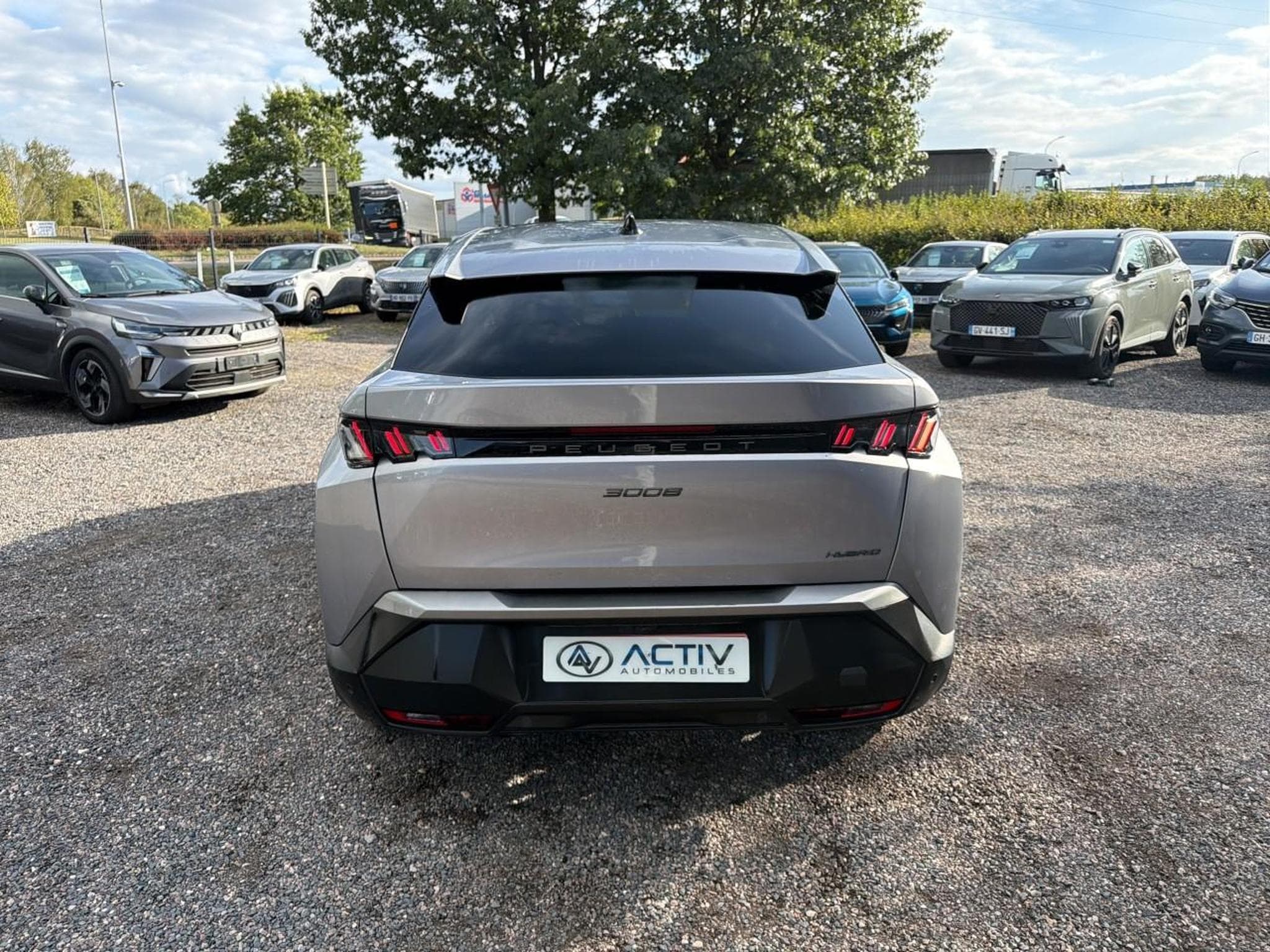 Peugeot 3008 1.2 HYBRID 145 ALLURE BUSINESS E-DCS6 (2025) - Photo 6