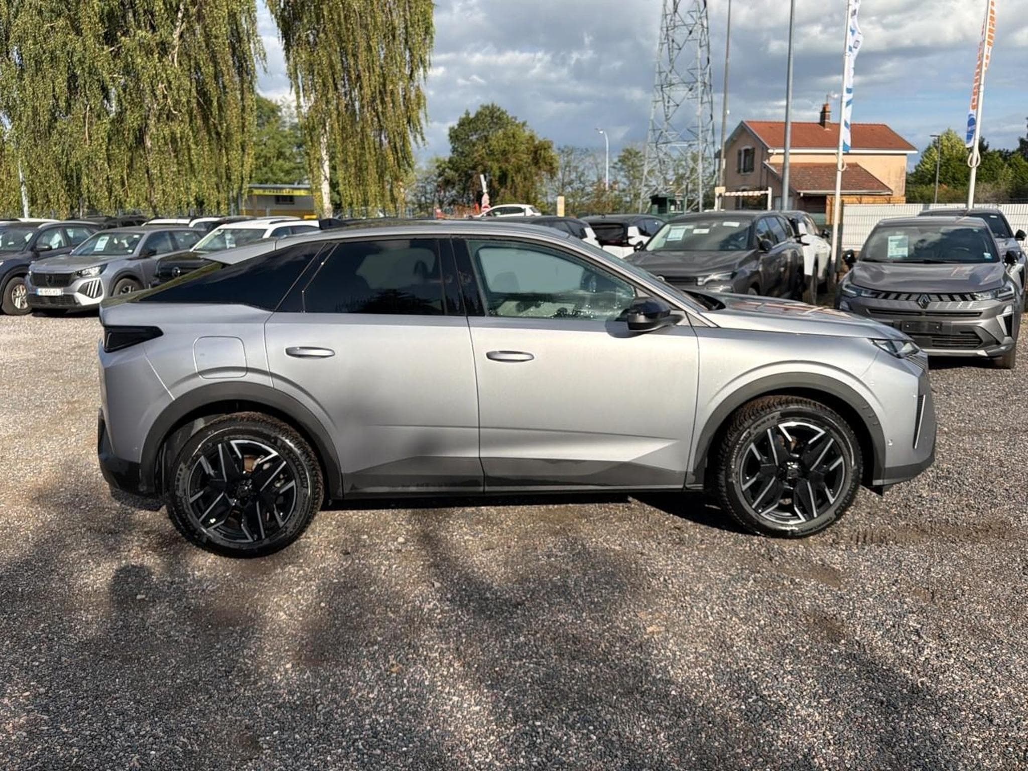 Peugeot 3008 1.2 HYBRID 145 ALLURE BUSINESS E-DCS6 (2025) - Photo 4